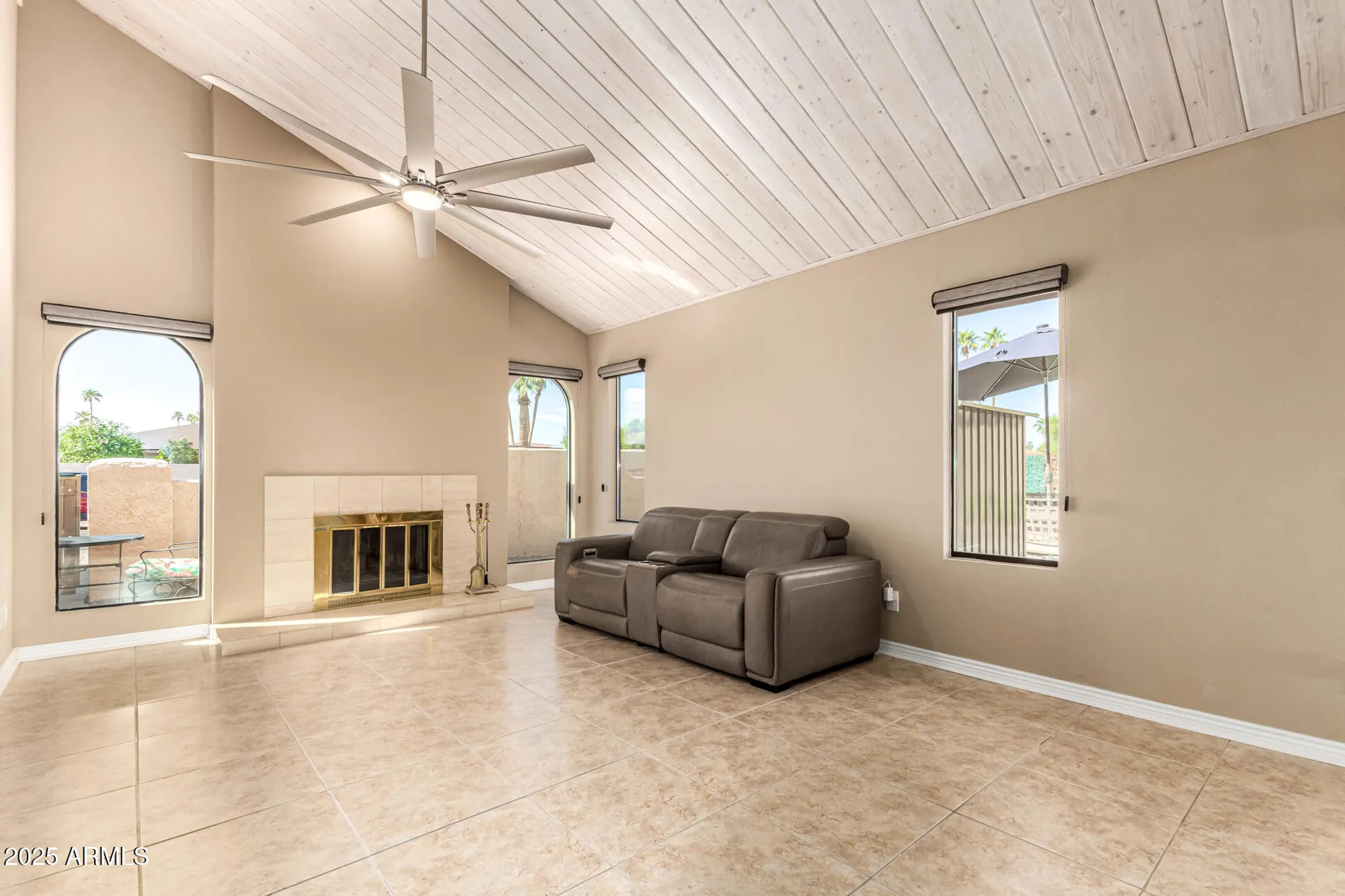 Property Slideshow image 7 of 61 | 26433 s lakemont dr, Sun Lakes, AZ, 85248