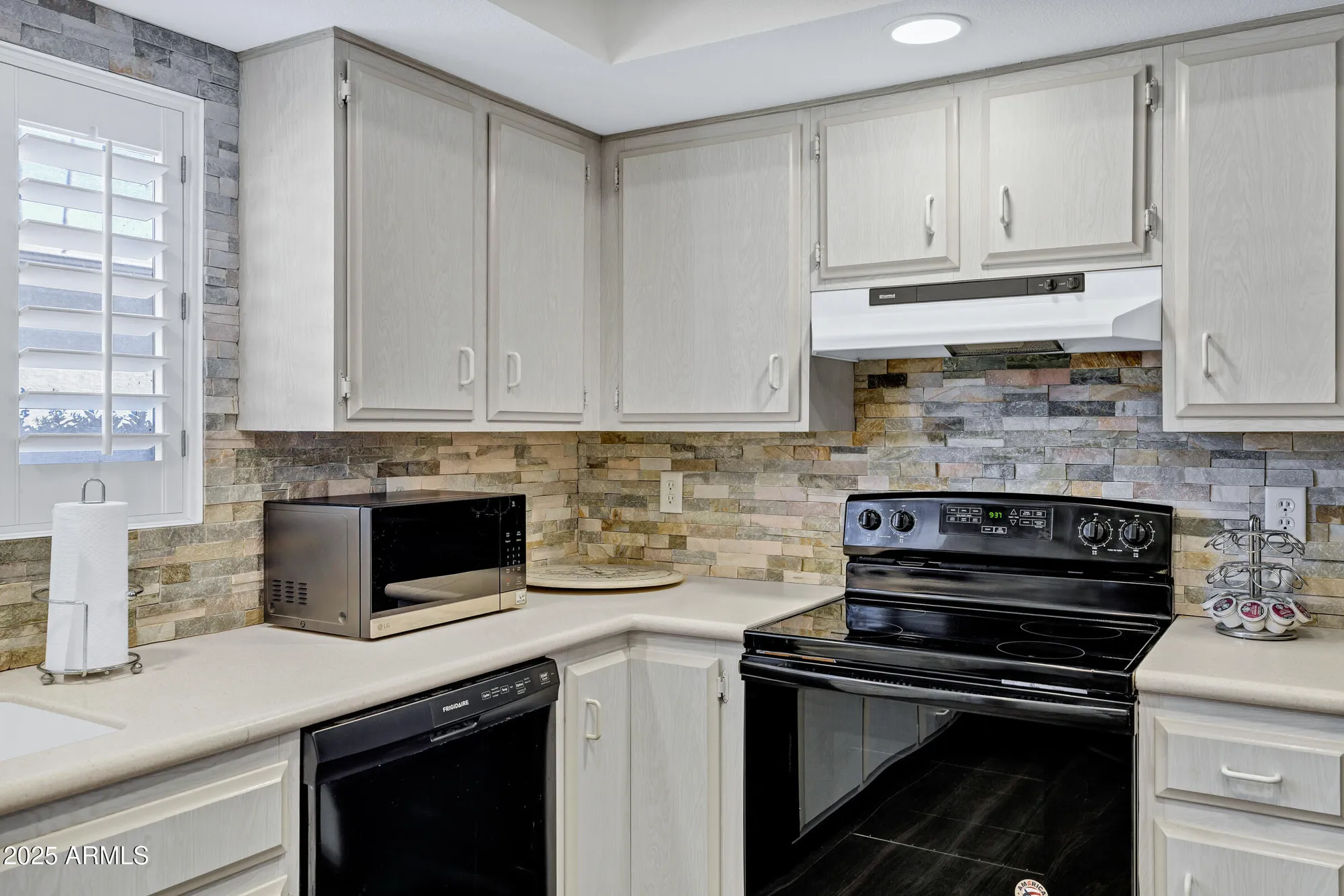 Property Slideshow image 8 of 24 | 25236 s mohawk dr, Sun Lakes, AZ, 85248