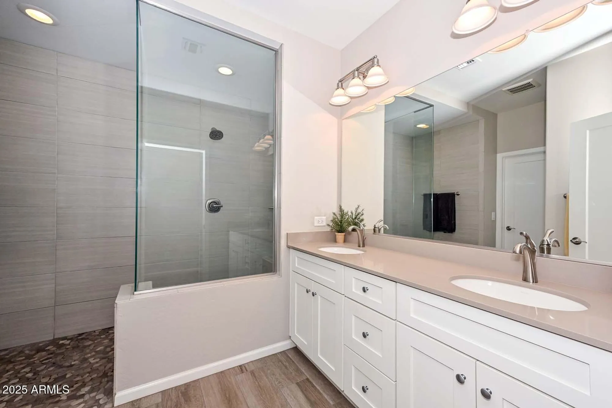 Property Slideshow image 17 of 44 | 16953 w alvarado dr, Goodyear, AZ, 85395