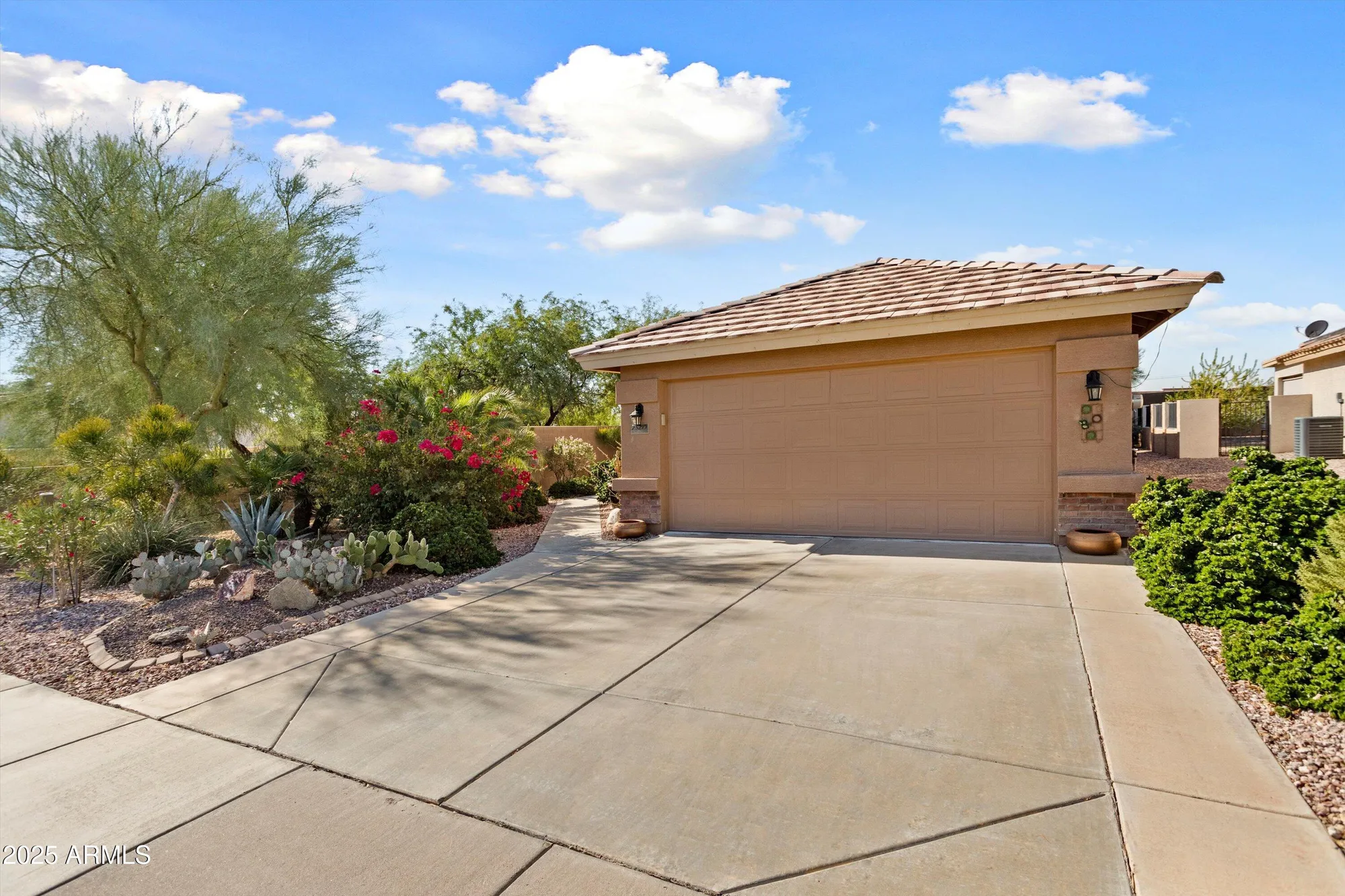 Property Slideshow image 4 of 32 | 23277 w arrow dr, Buckeye, AZ, 85326