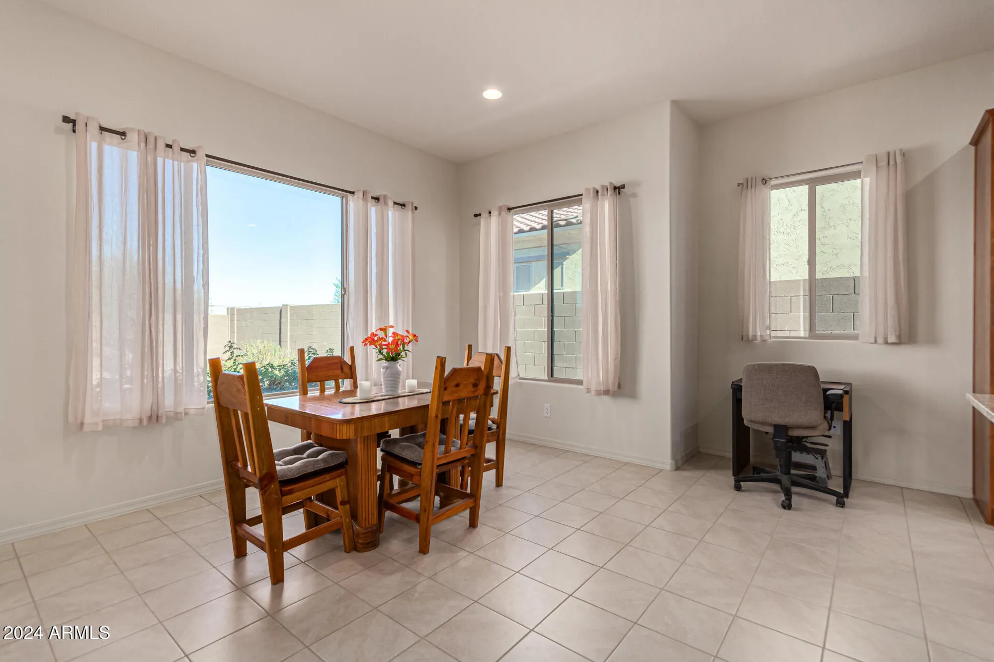 Property Slideshow image 16 of 76 | 7266 w meadowlark way, Florence, AZ, 85132