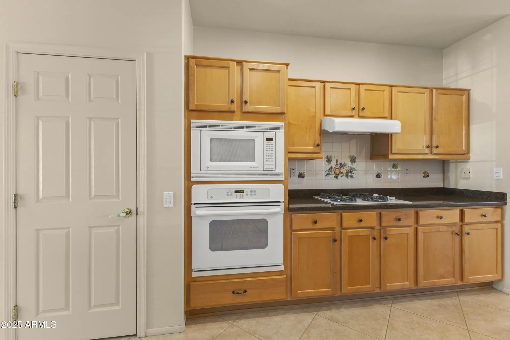 Property Slideshow image 6 of 26 | 20781 n kingpoint dr, Surprise, AZ, 85387
