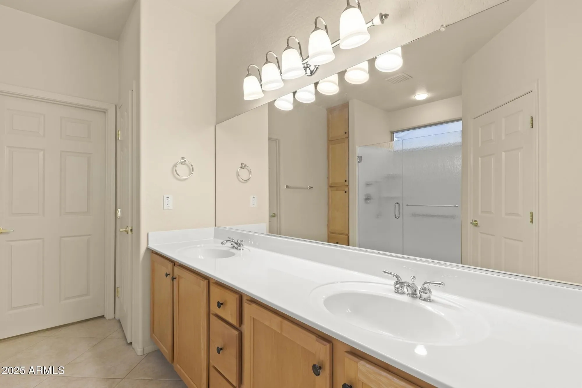 Property Slideshow image 12 of 26 | 20781 n kingpoint dr, Surprise, AZ, 85387