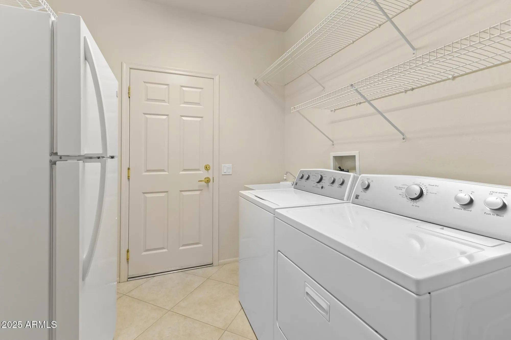 Property Slideshow image 18 of 26 | 20781 n kingpoint dr, Surprise, AZ, 85387