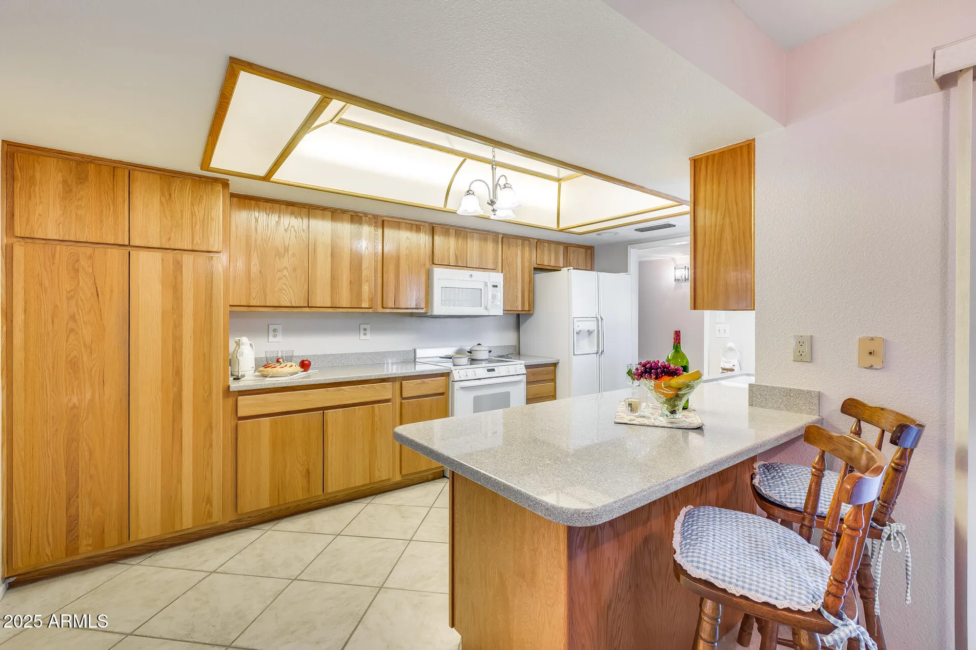 Property Slideshow image 8 of 32 | 9501 w oak ridge dr, Sun City, AZ, 85351