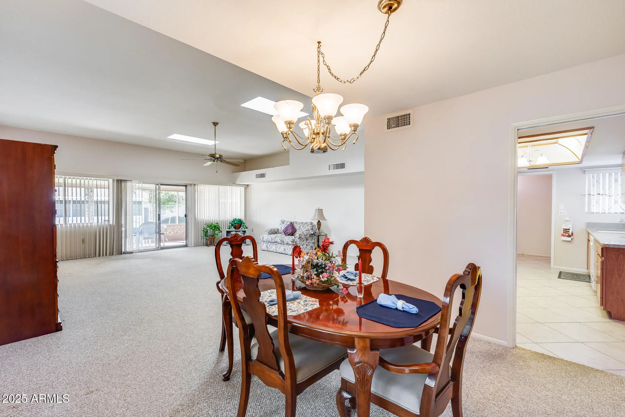 Property Slideshow image 11 of 32 | 9501 w oak ridge dr, Sun City, AZ, 85351