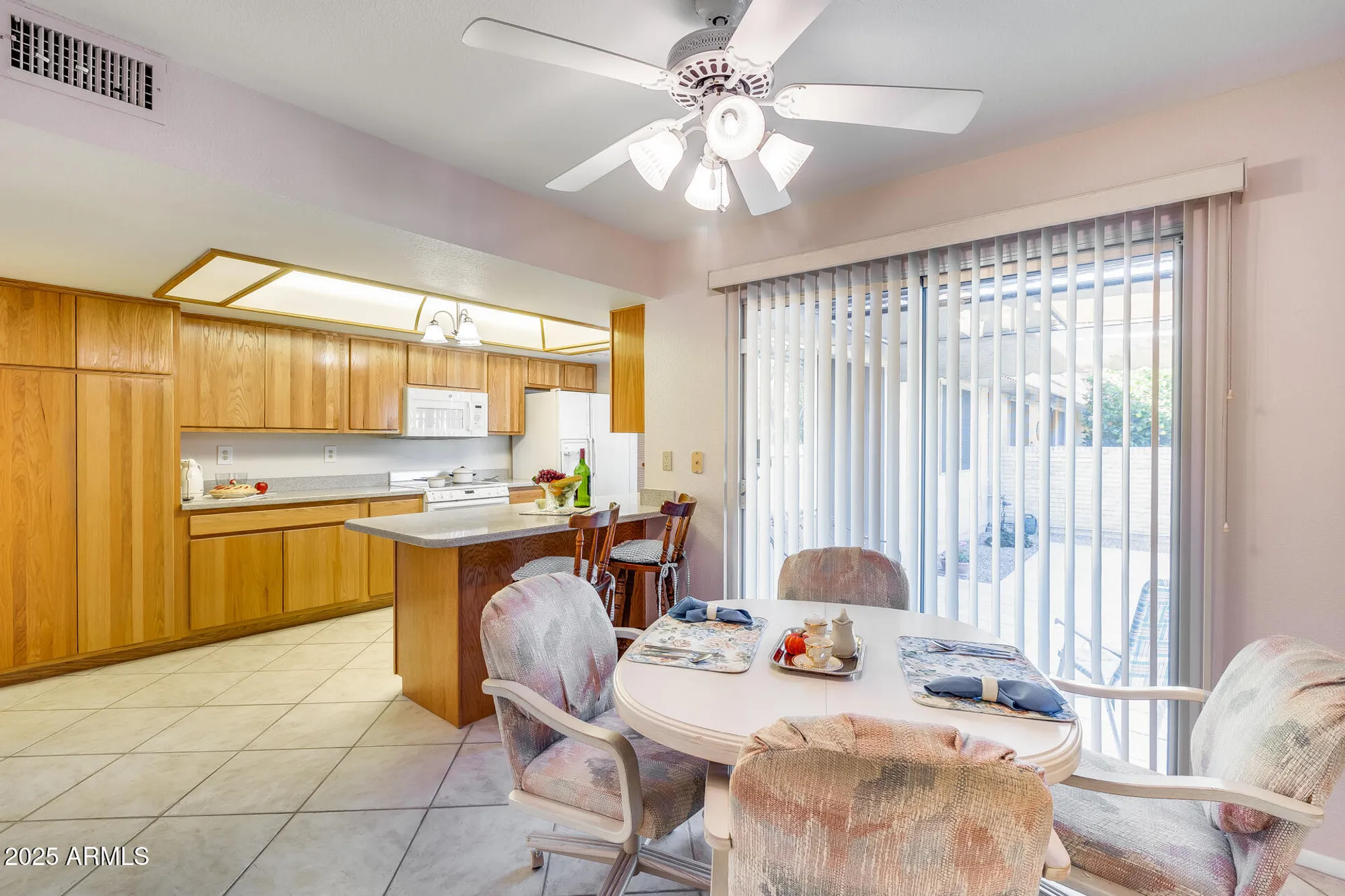 Property Slideshow image 9 of 32 | 9501 w oak ridge dr, Sun City, AZ, 85351