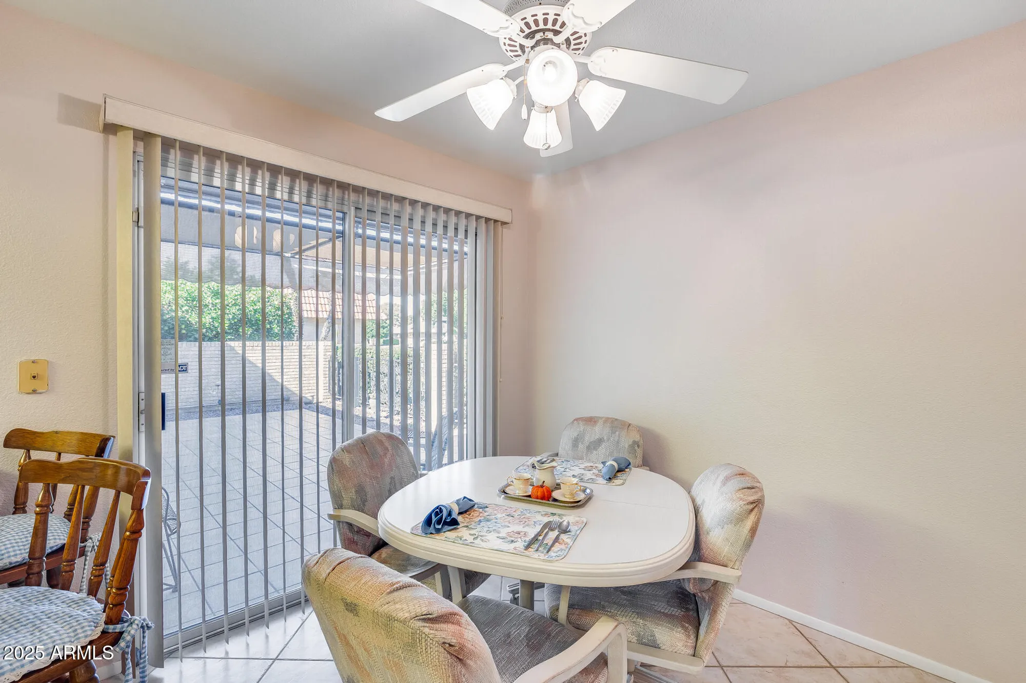 Property Slideshow image 10 of 32 | 9501 w oak ridge dr, Sun City, AZ, 85351