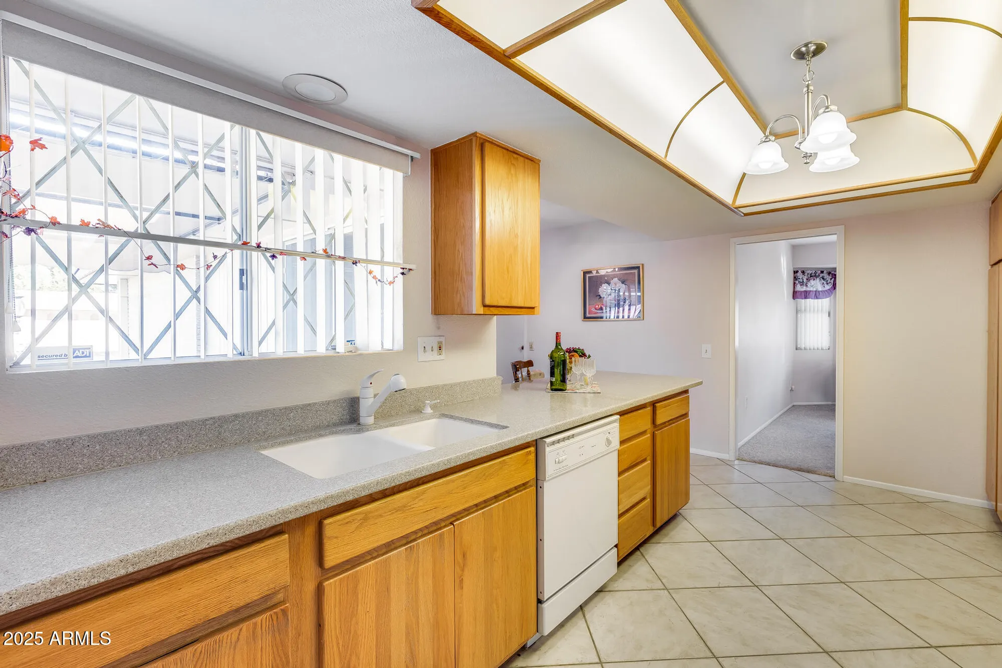 Property Slideshow image 5 of 32 | 9501 w oak ridge dr, Sun City, AZ, 85351