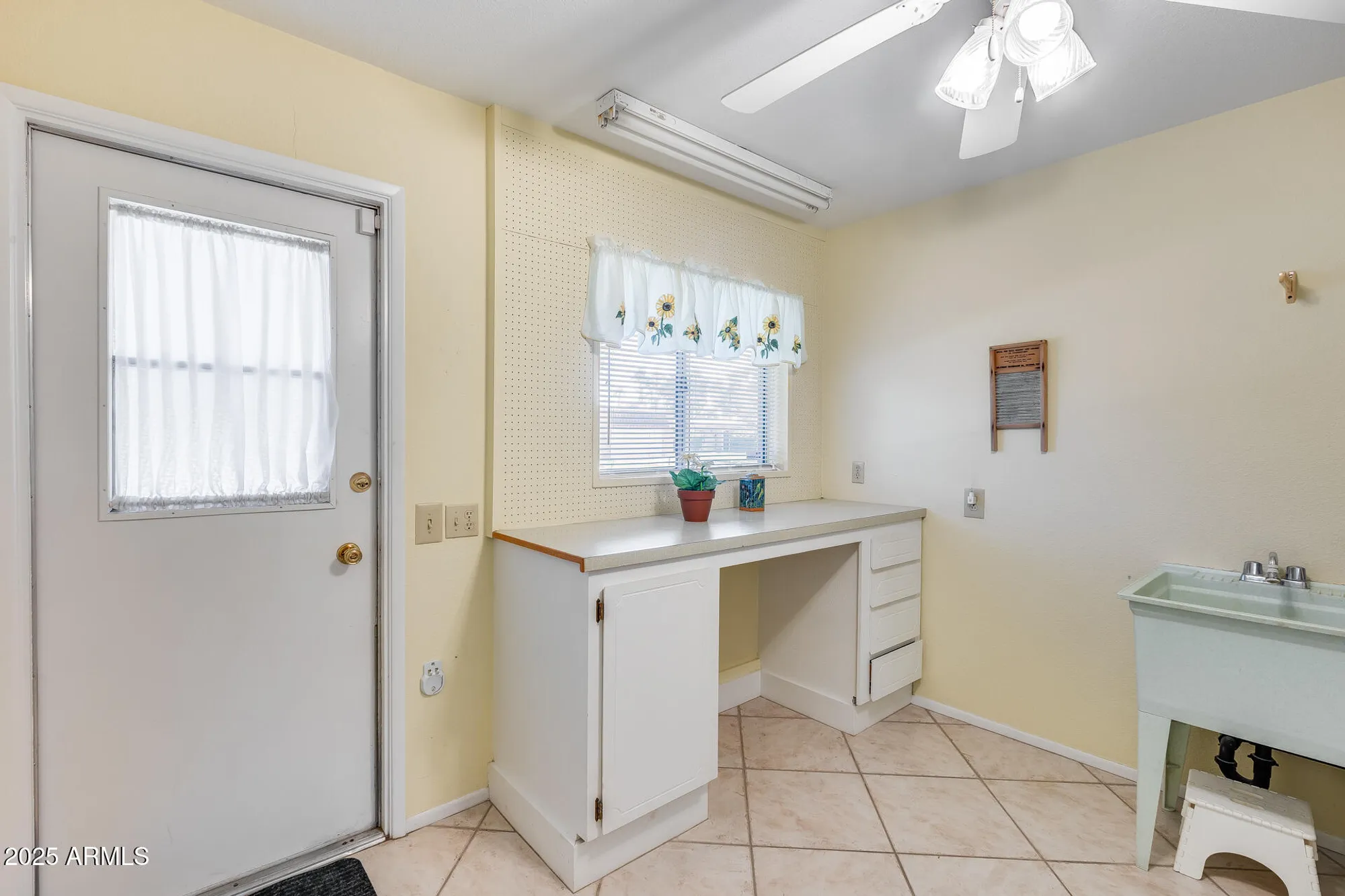 Property Slideshow image 25 of 32 | 9501 w oak ridge dr, Sun City, AZ, 85351