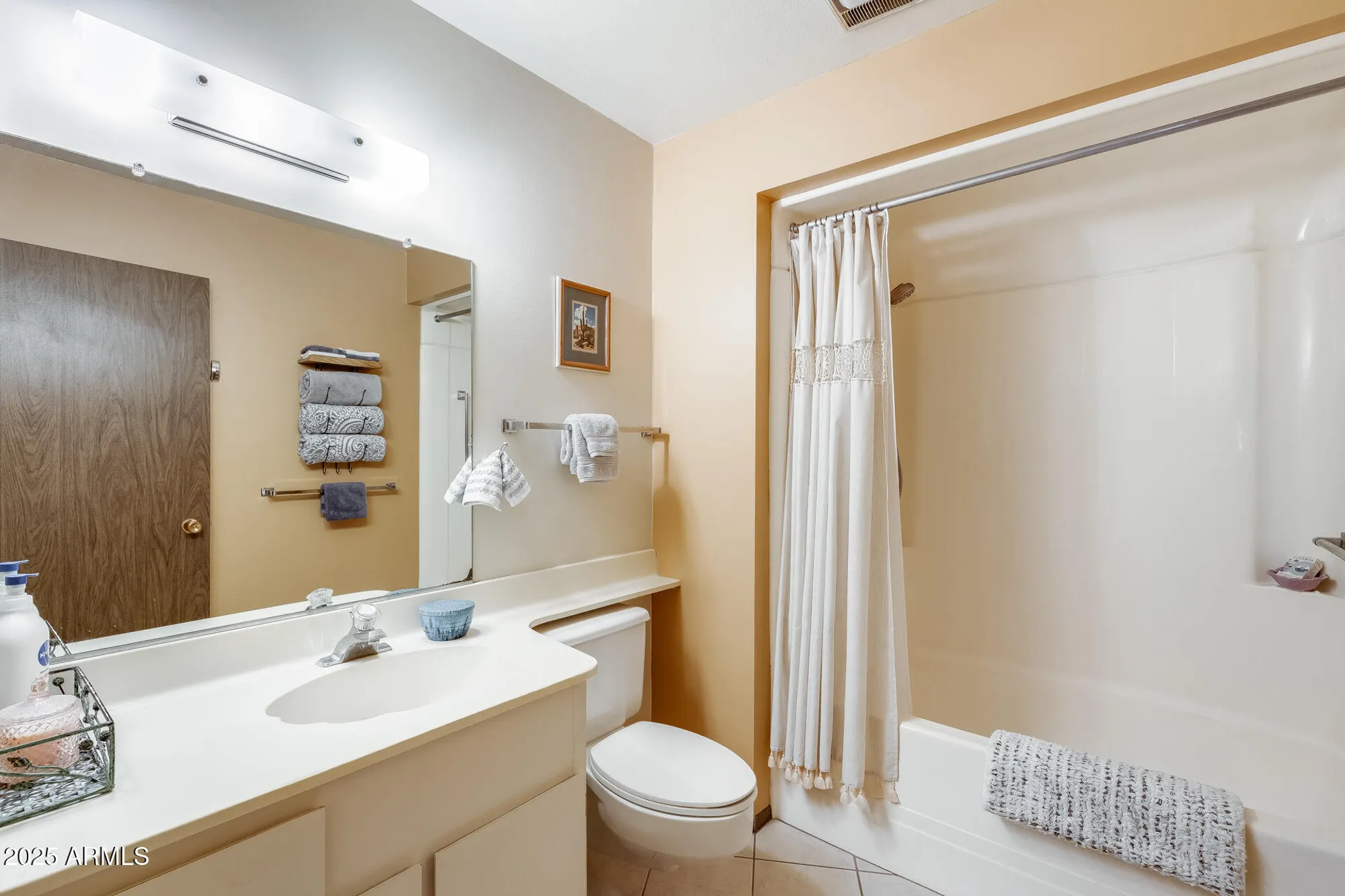 Property Slideshow image 23 of 32 | 17428 n boswell blvd, Sun City, AZ, 85373