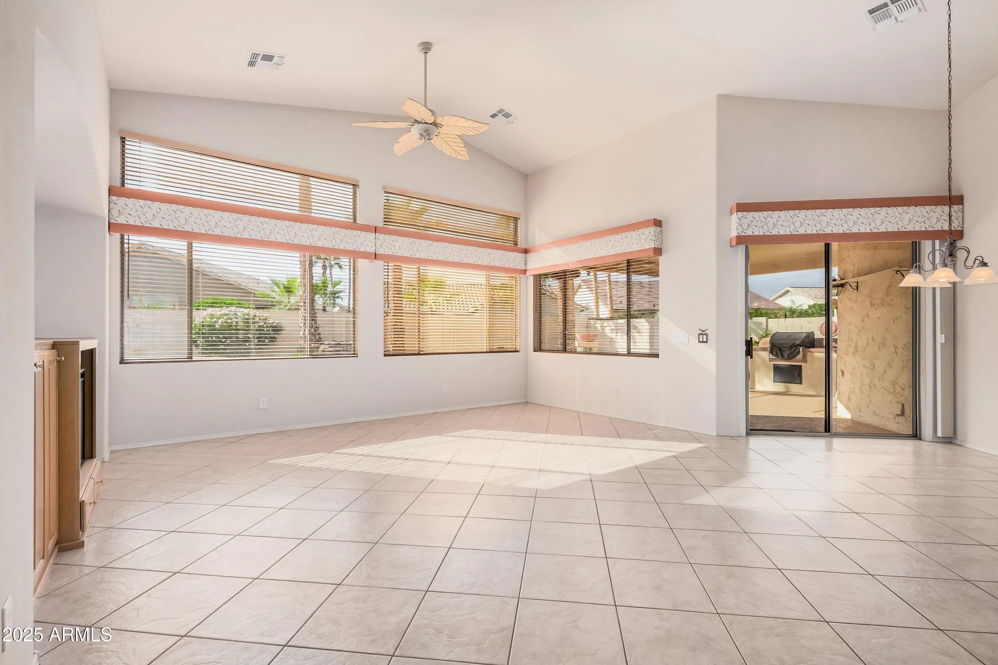 Property Slideshow image 18 of 88 | 17806 n becke ln, Surprise, AZ, 85374