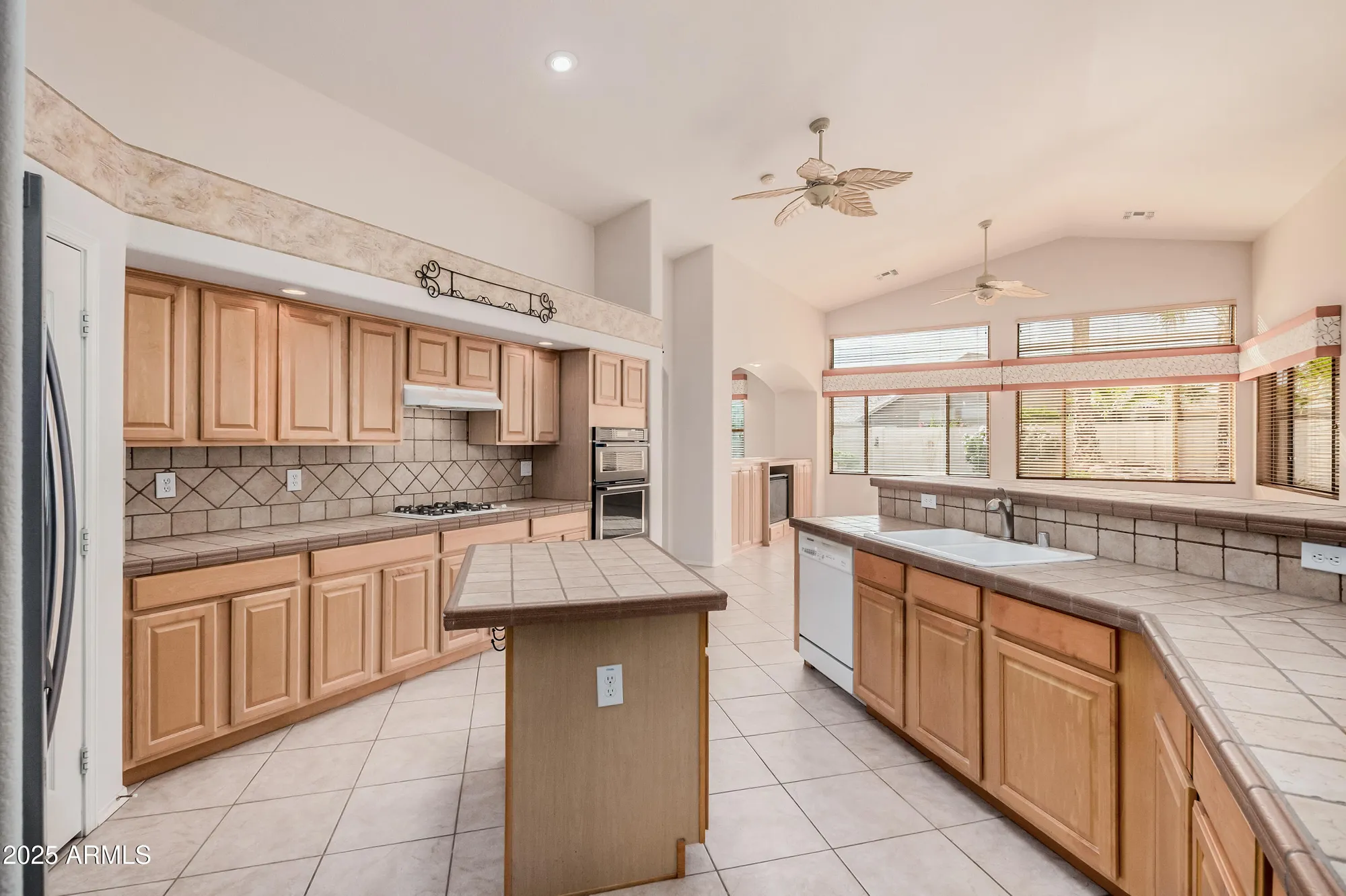 Property Slideshow image 24 of 88 | 17806 n becke ln, Surprise, AZ, 85374