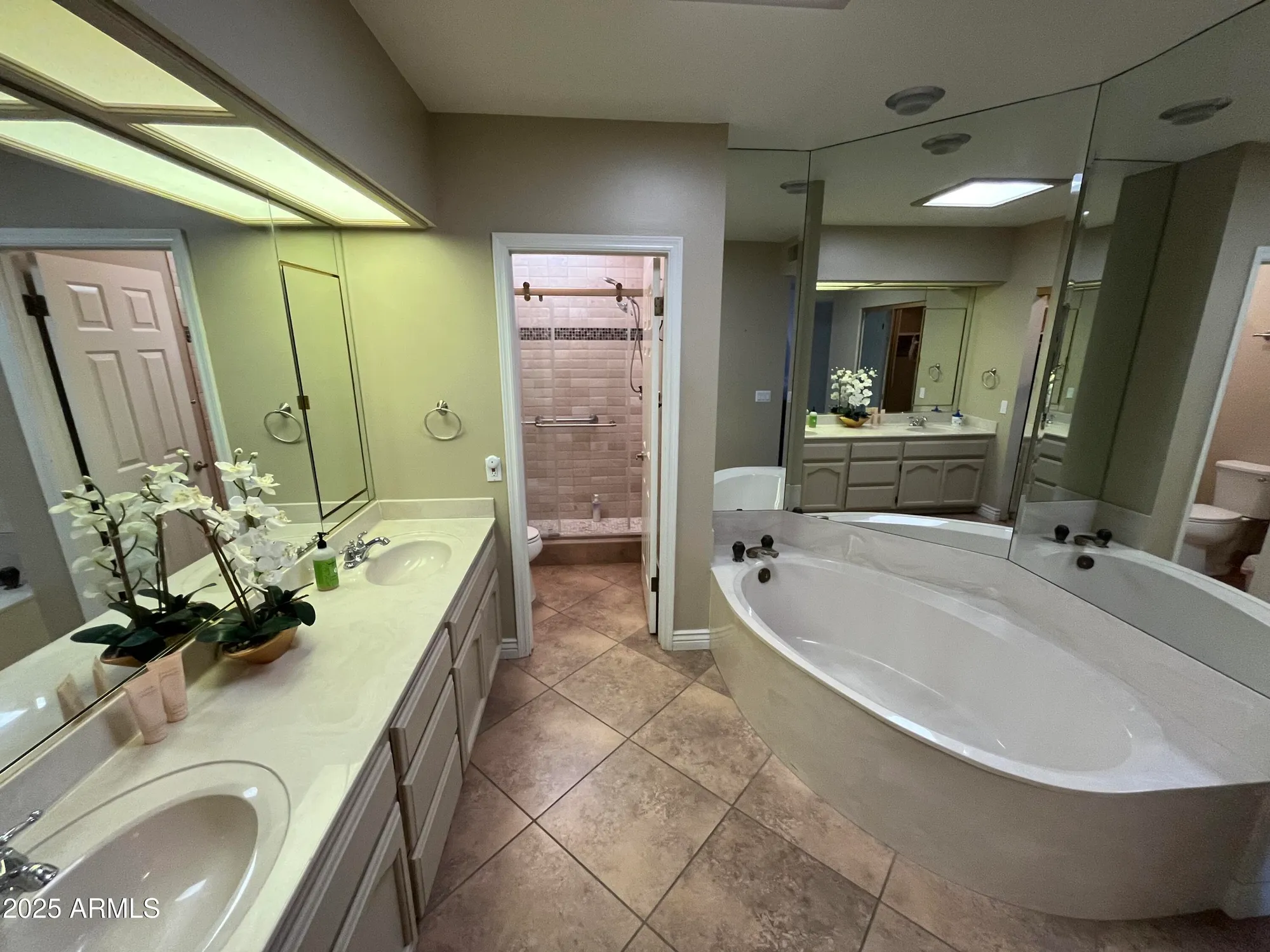 Property Slideshow image 14 of 43 | 26413 s lakemont dr, Sun Lakes, AZ, 85248
