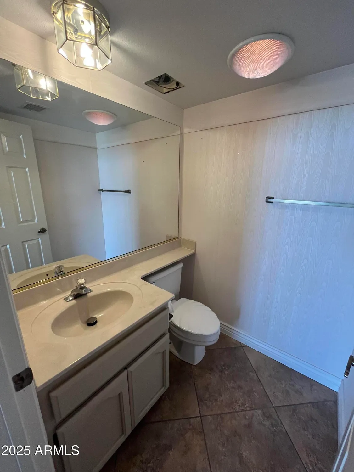 Property Slideshow image 8 of 43 | 26413 s lakemont dr, Sun Lakes, AZ, 85248