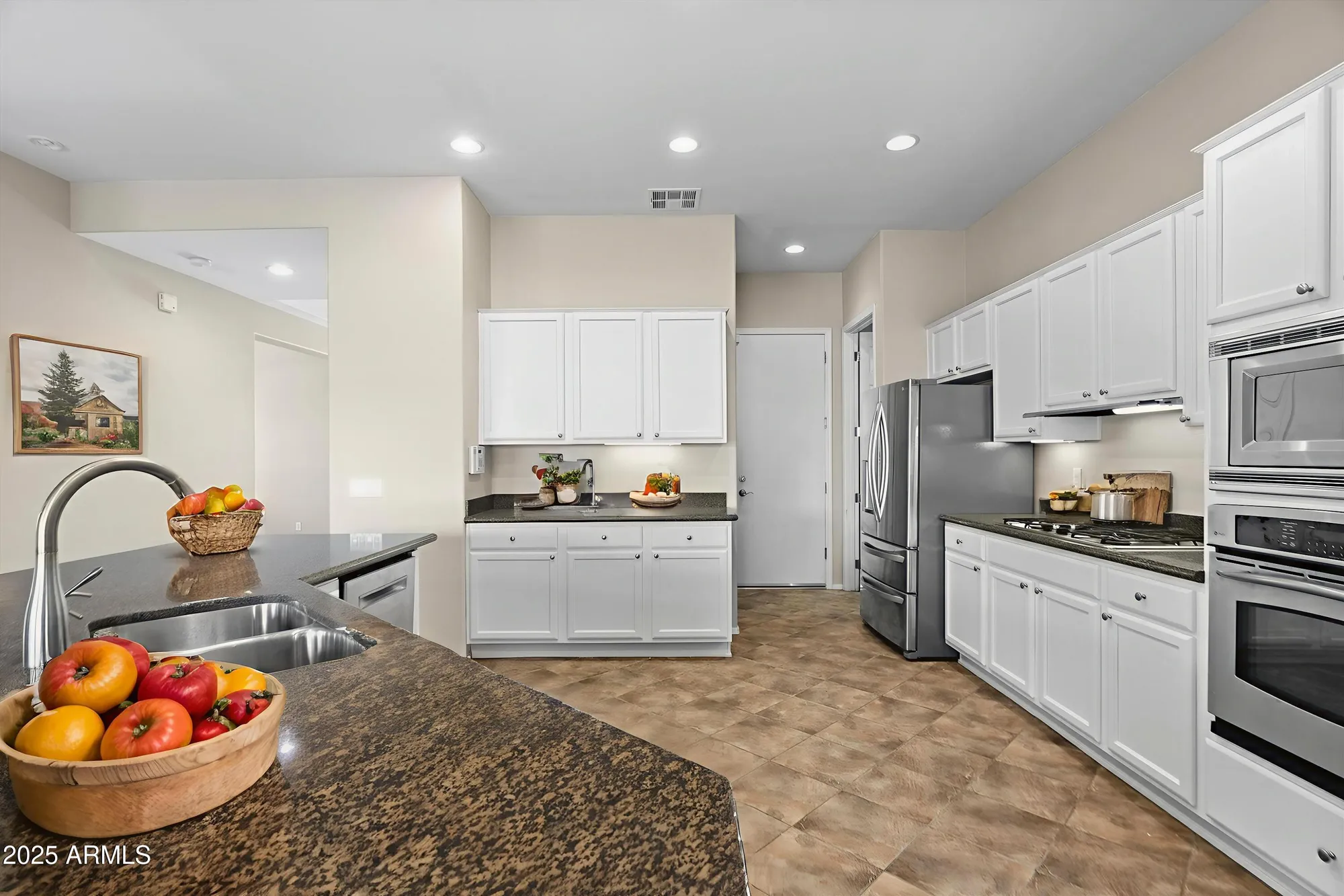 Property Slideshow image 4 of 40 | 4120 e donato dr, Gilbert, AZ, 85298