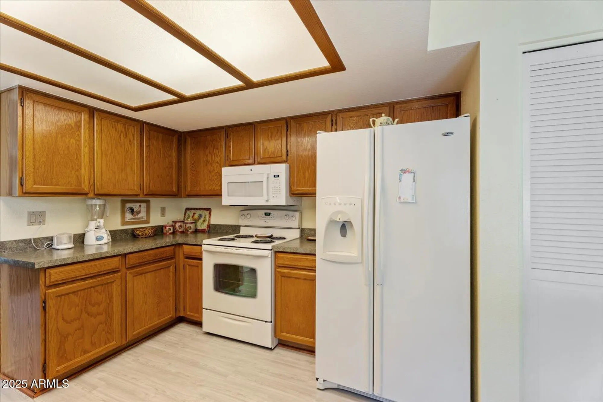 Property Slideshow image 5 of 20 | 633 s saguaro way, Mesa, AZ, 85208