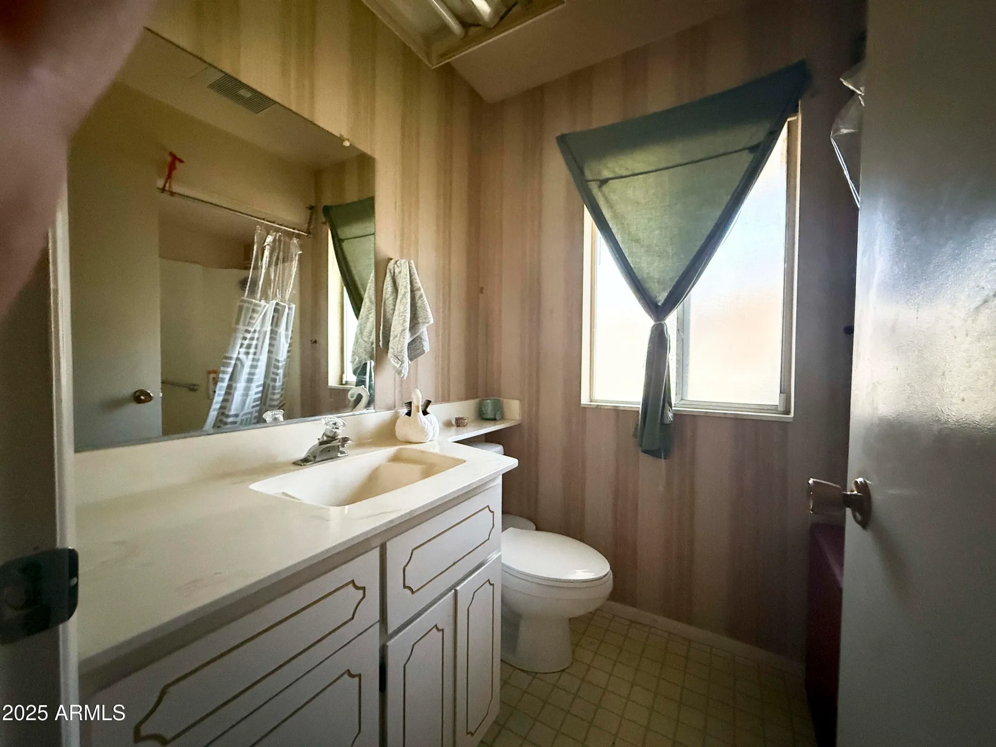 Property Slideshow image 9 of 11 | 10907 w saratoga cir, Sun City, AZ, 85351