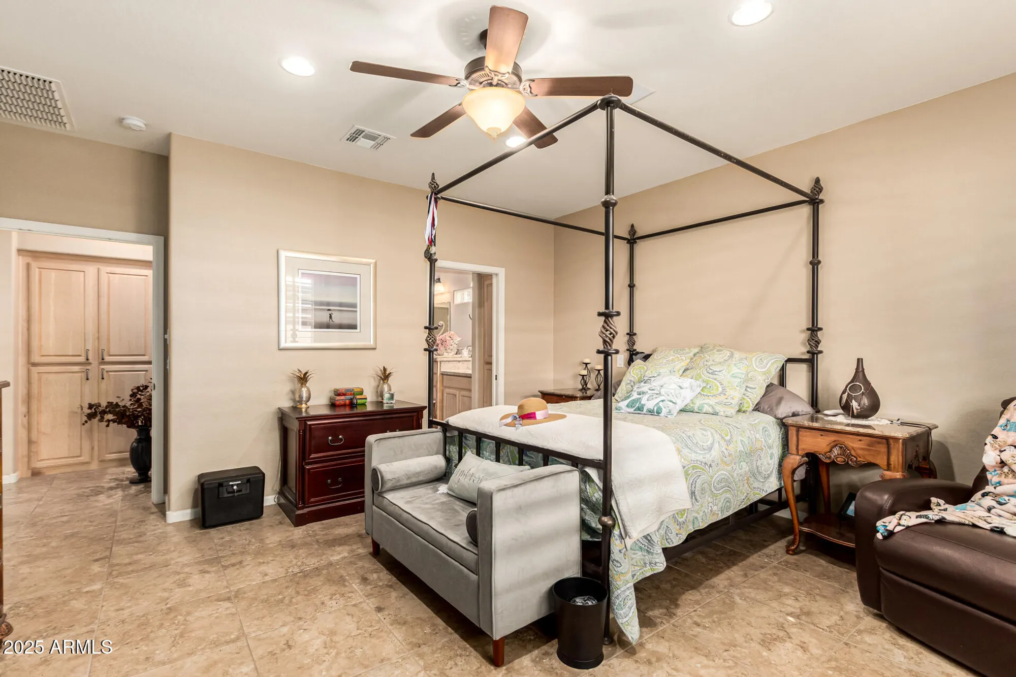 Property Slideshow image 19 of 33 | 11427 e ocaso ave, Mesa, AZ, 85212