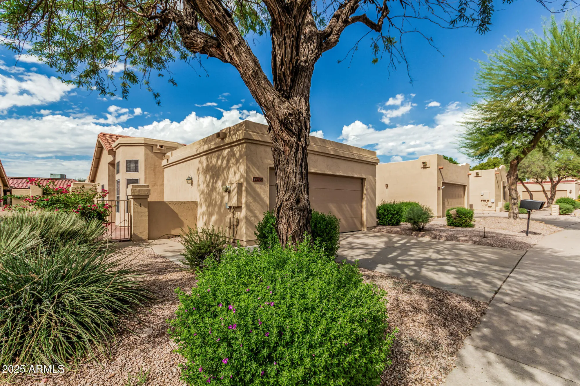 Property Slideshow image 5 of 38 | 13024 s 45th pl, Phoenix, AZ, 85044