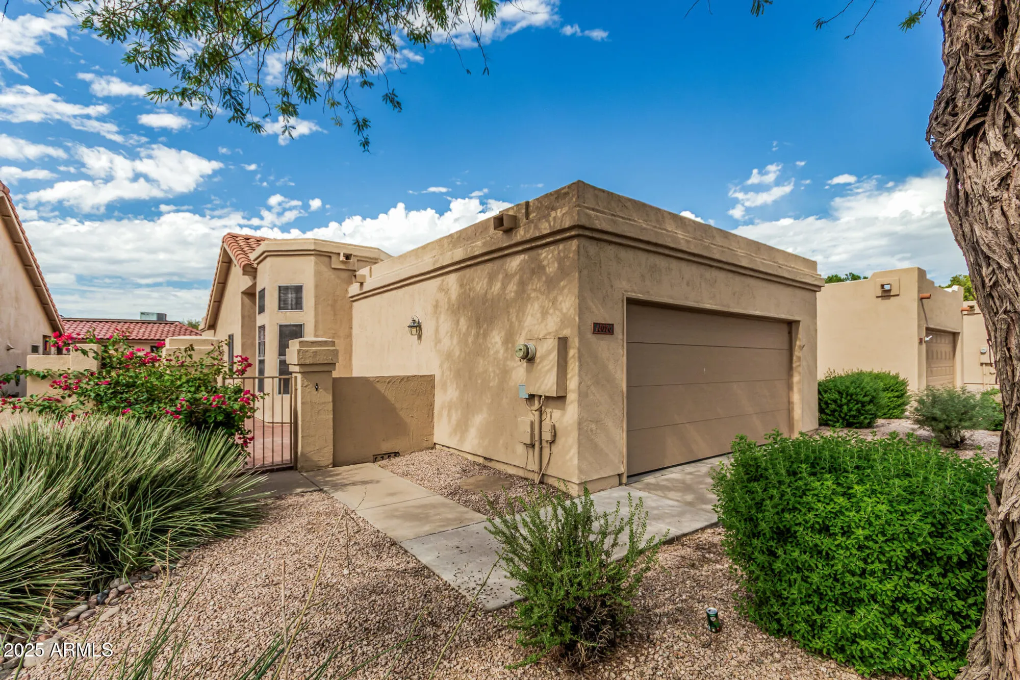 Property Slideshow image 7 of 38 | 13024 s 45th pl, Phoenix, AZ, 85044