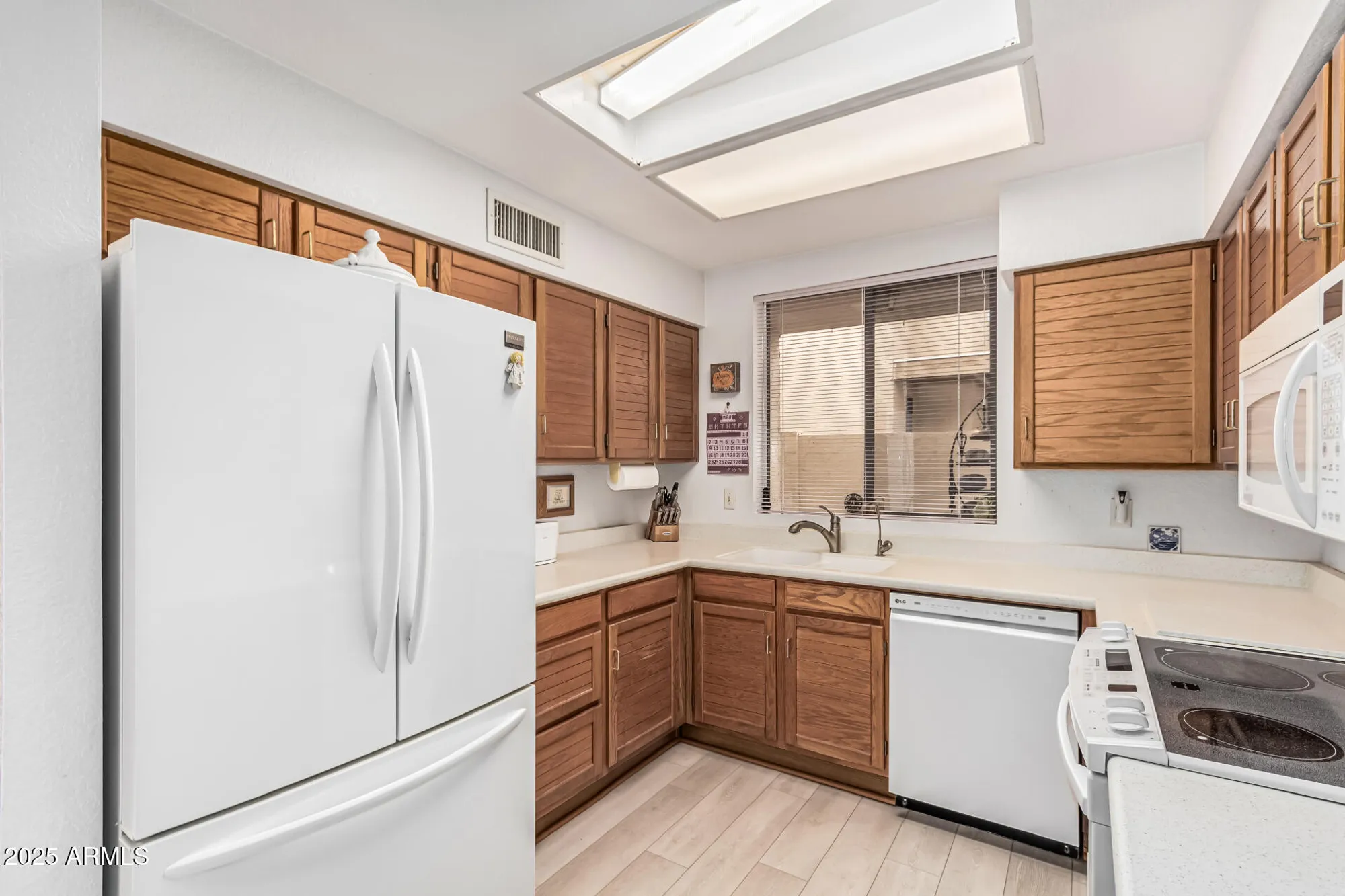 Property Slideshow image 21 of 38 | 13024 s 45th pl, Phoenix, AZ, 85044