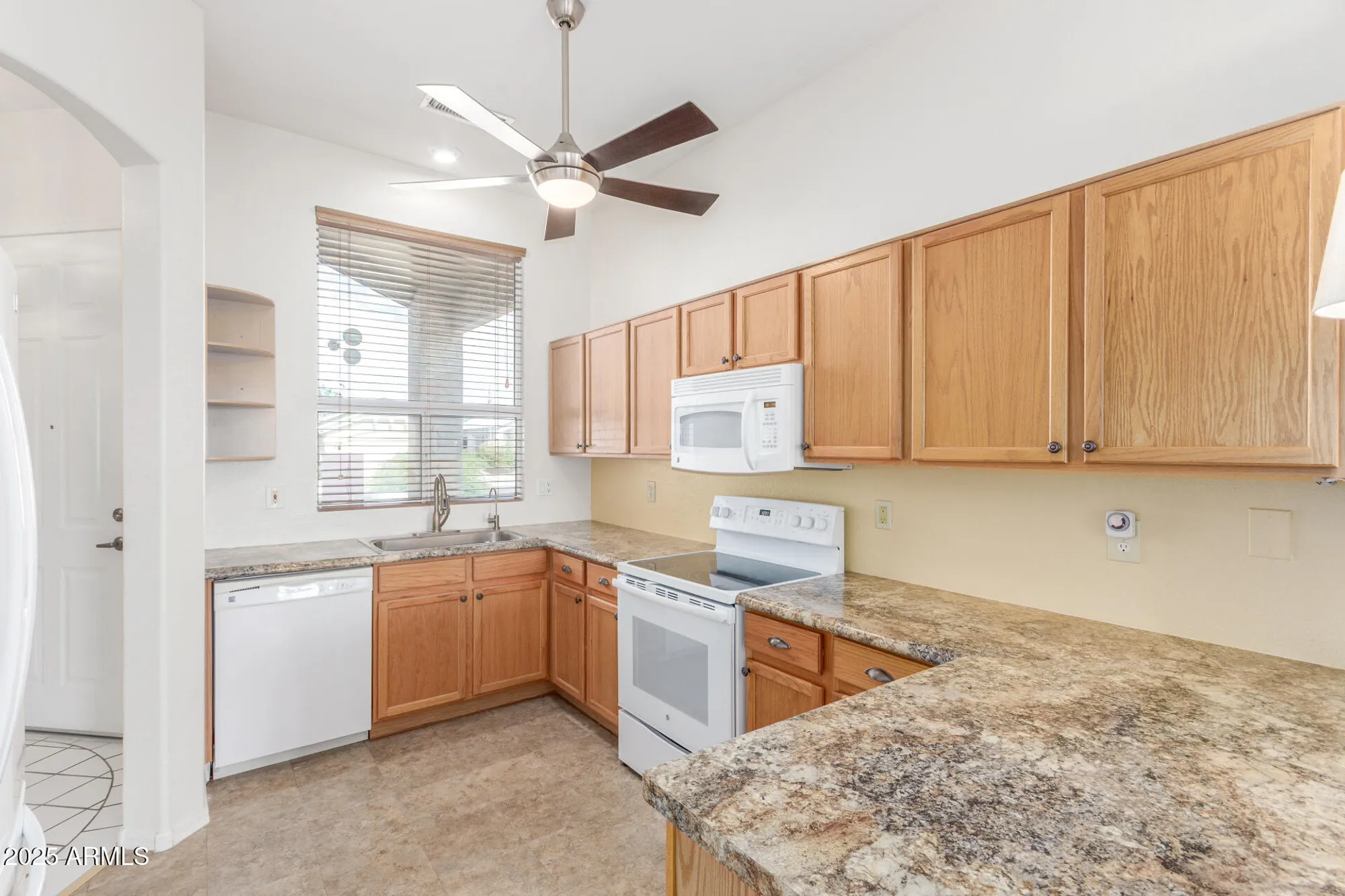 Property Slideshow image 12 of 29 | 9721 w mountain view rd, Peoria, AZ, 85345
