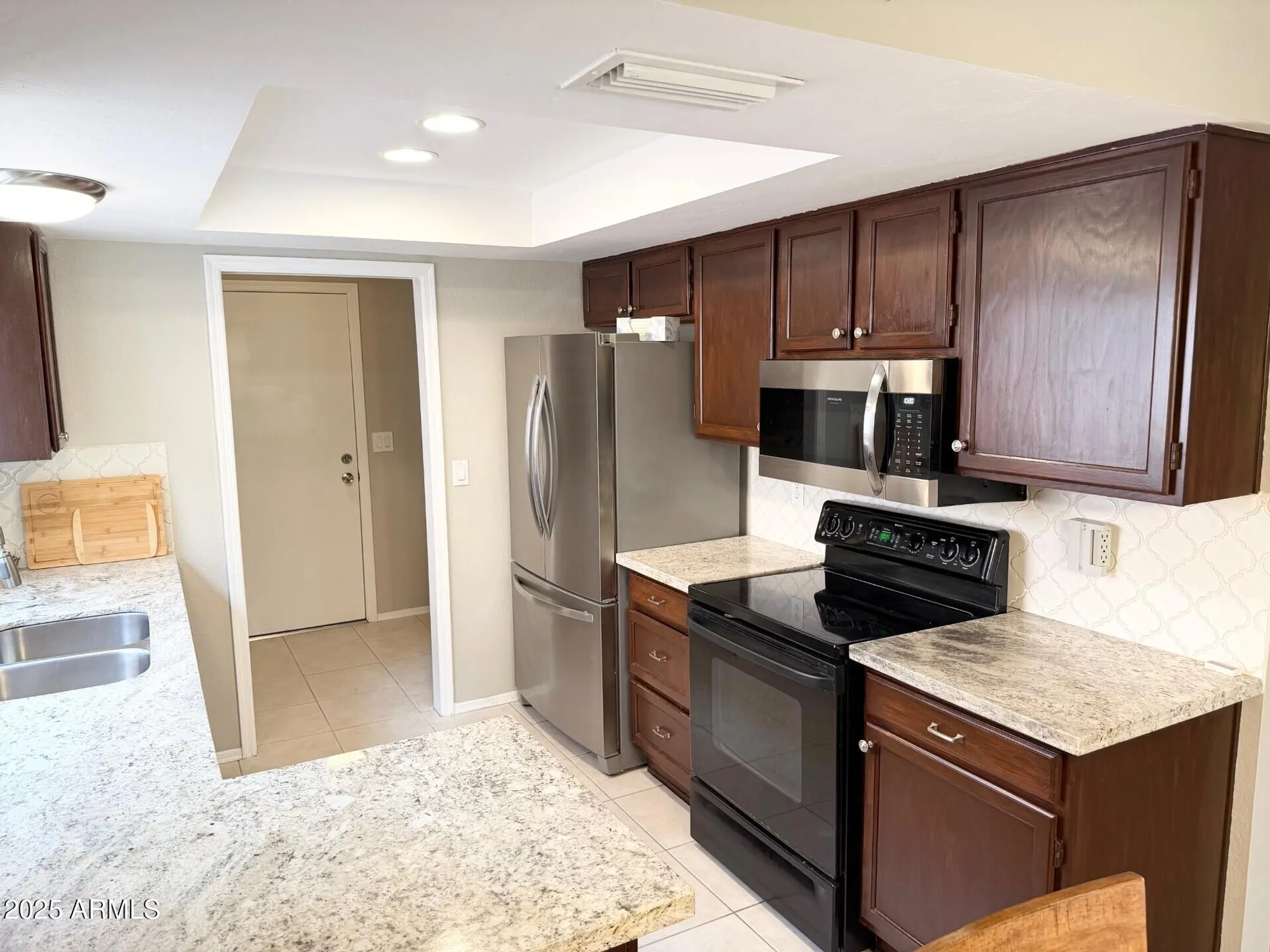 Property Slideshow image 5 of 48 | 550 s 76th pl, Mesa, AZ, 85208