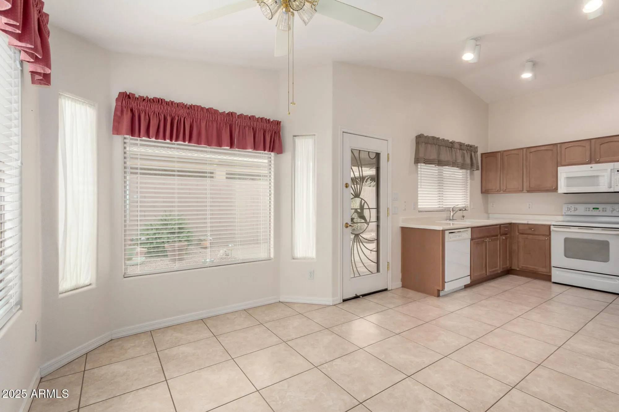 Property Slideshow image 13 of 30 | 3153 e peach tree dr, Chandler, AZ, 85249