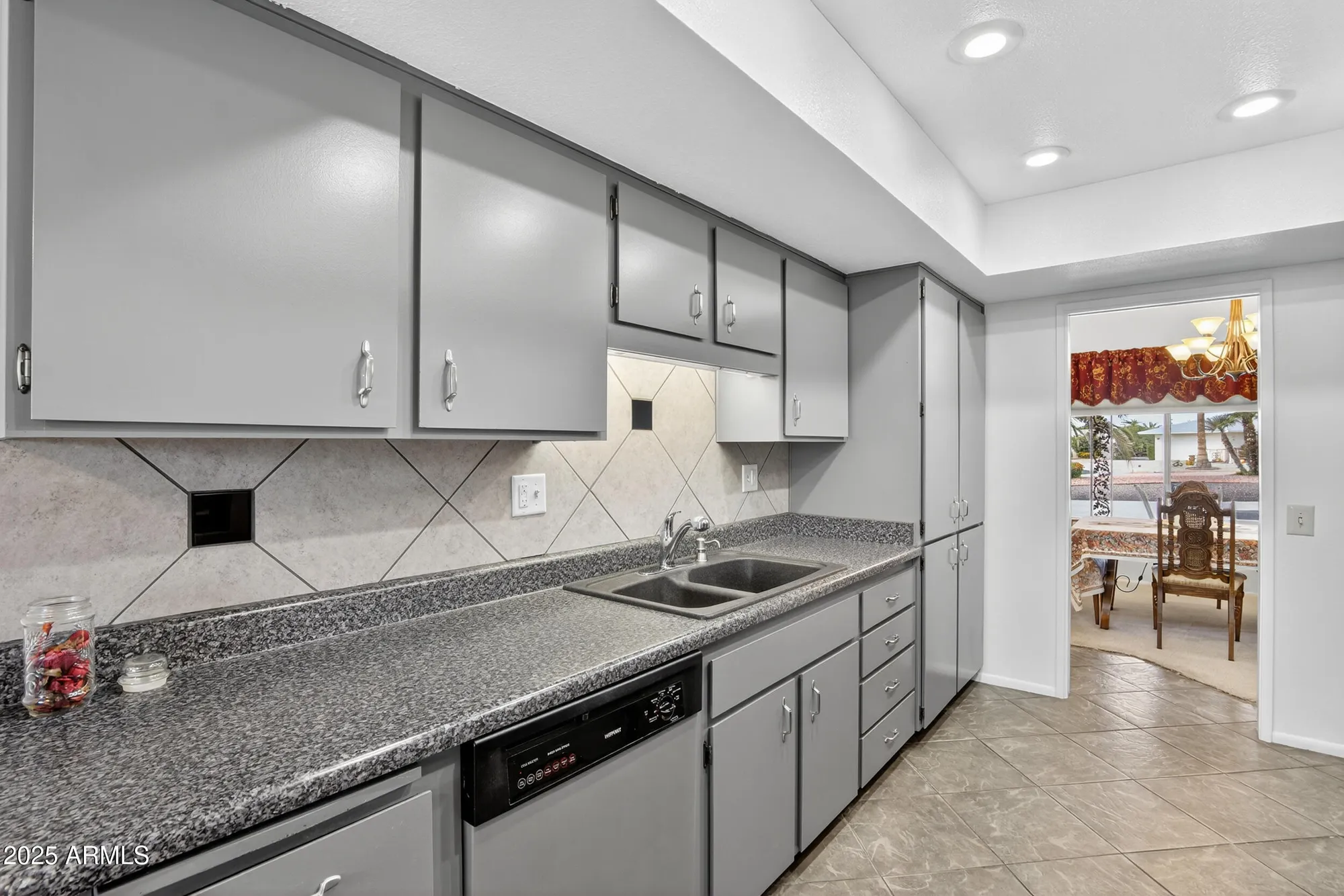 Property Slideshow image 5 of 48 | 9526 w oakstone dr, Sun City, AZ, 85351