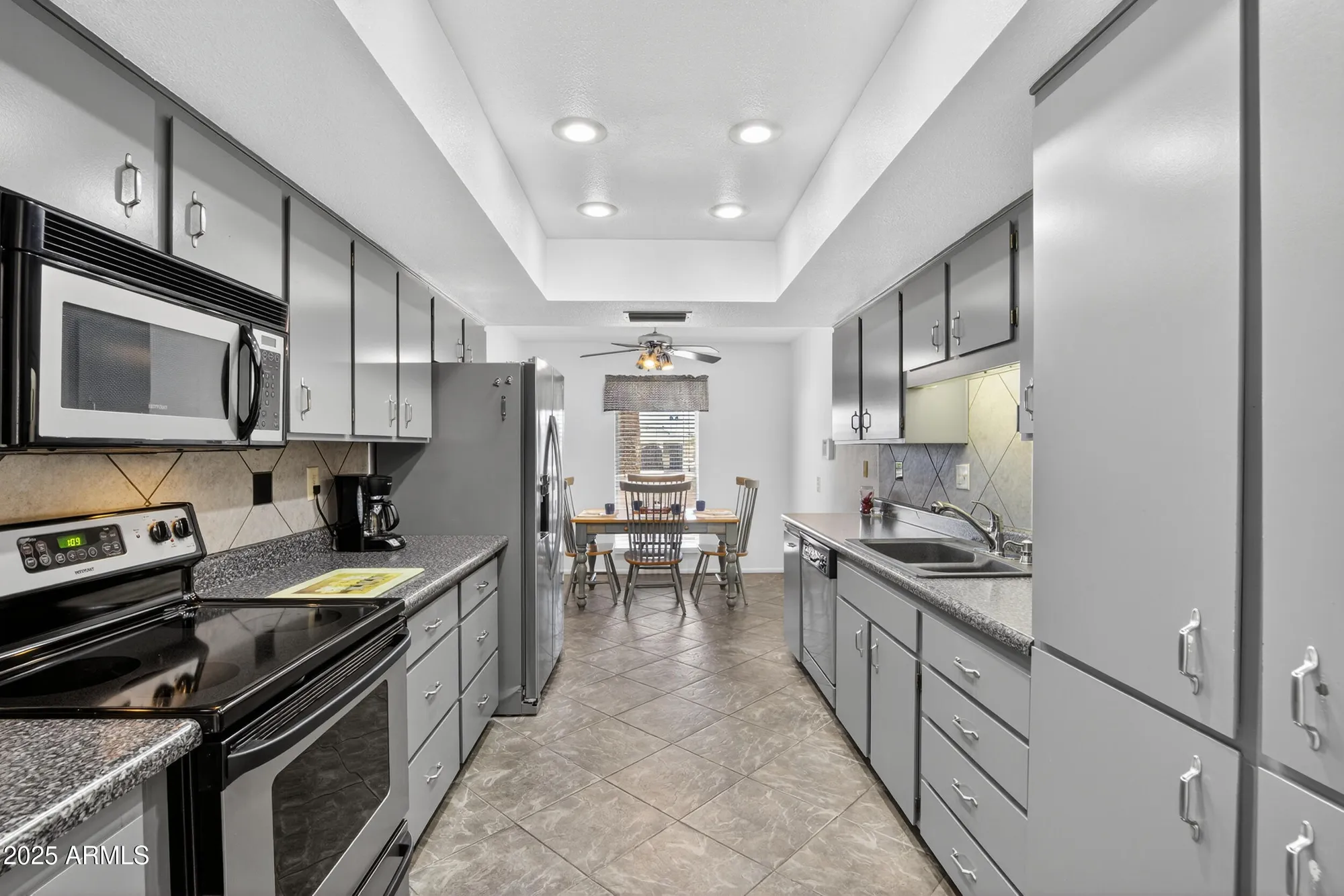 Property Slideshow image 6 of 48 | 9526 w oakstone dr, Sun City, AZ, 85351