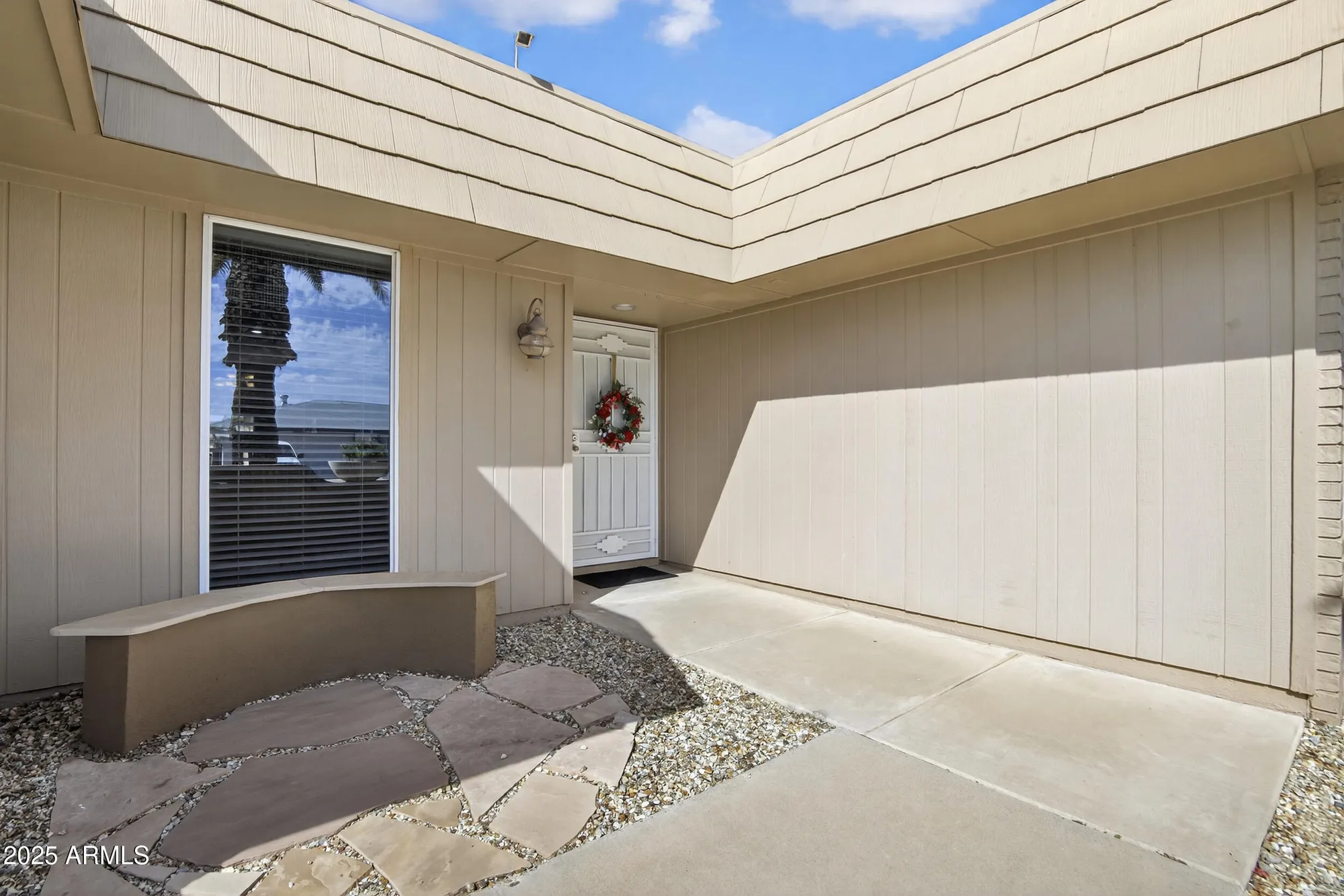 Property Slideshow image 3 of 48 | 9526 w oakstone dr, Sun City, AZ, 85351