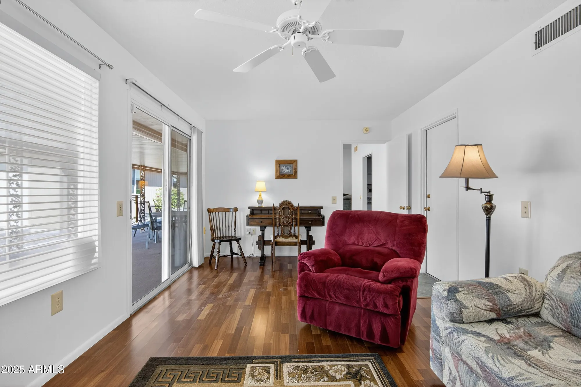Property Slideshow image 18 of 48 | 9526 w oakstone dr, Sun City, AZ, 85351