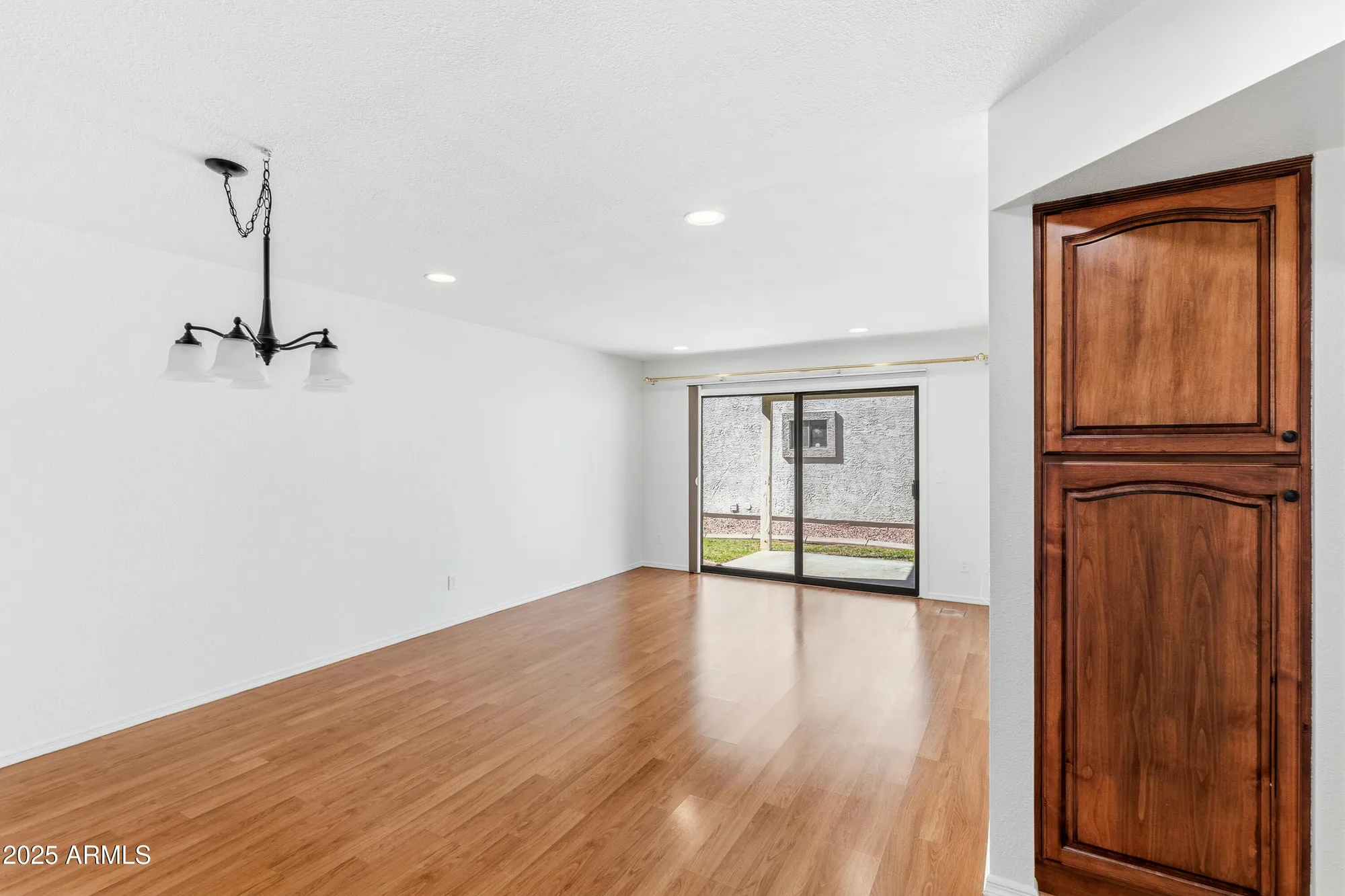 Property Slideshow image 3 of 15 | 18622 n 92nd dr, Peoria, AZ, 85382