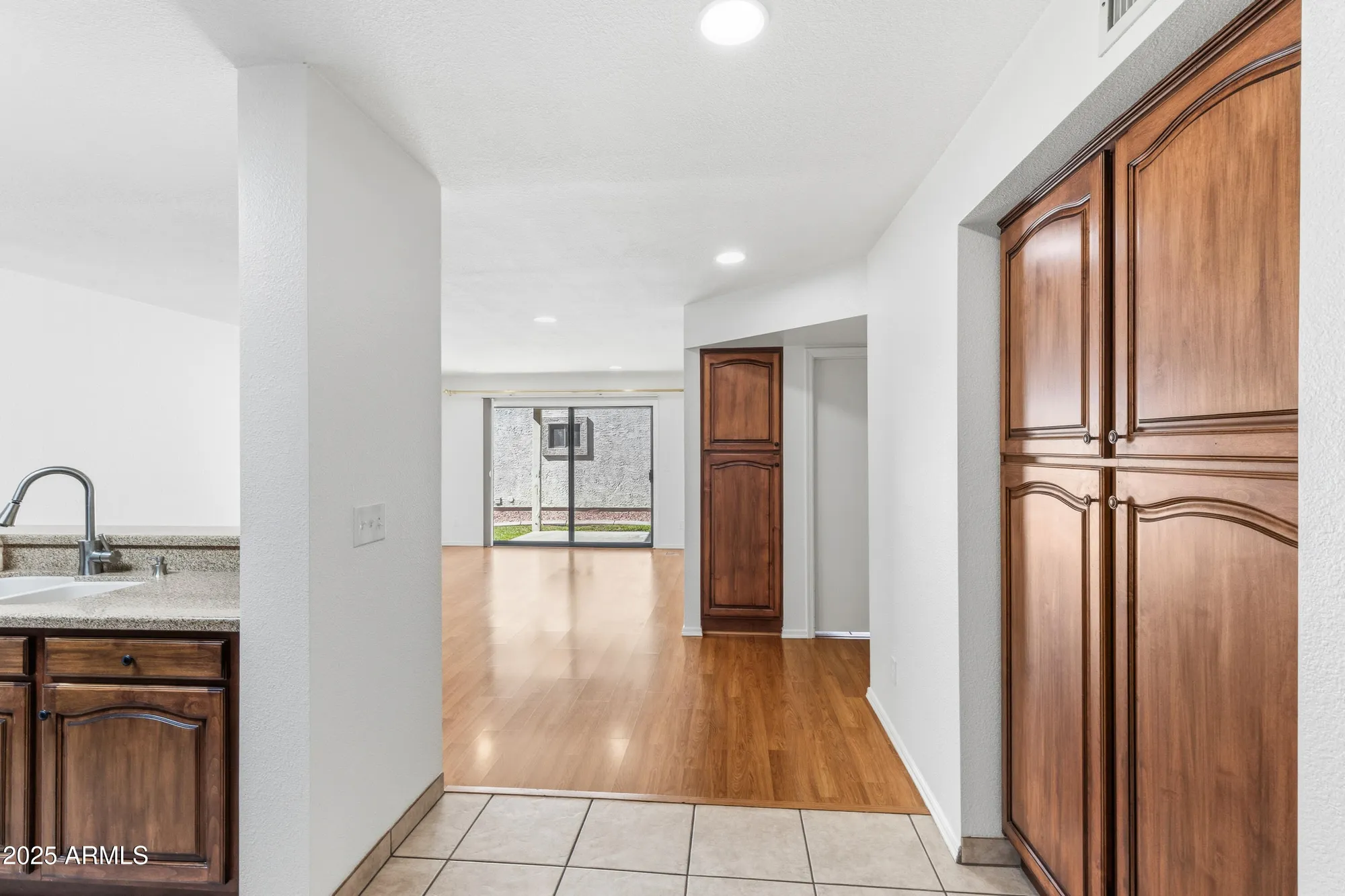 Property Slideshow image 2 of 15 | 18622 n 92nd dr, Peoria, AZ, 85382