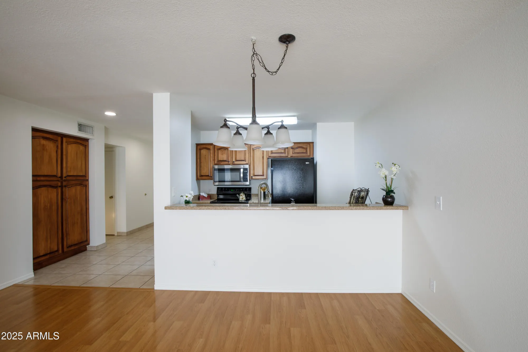 Property Slideshow image 4 of 15 | 18622 n 92nd dr, Peoria, AZ, 85382