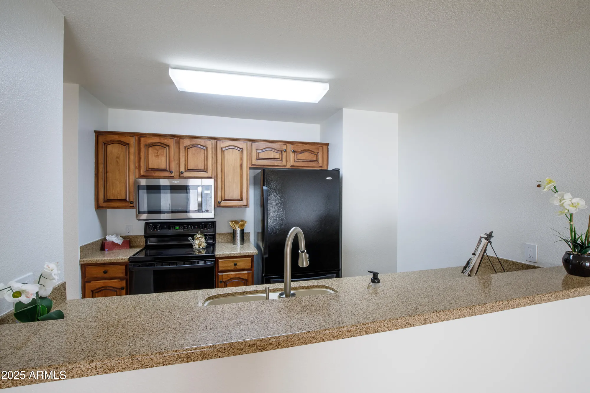Property Slideshow image 5 of 15 | 18622 n 92nd dr, Peoria, AZ, 85382