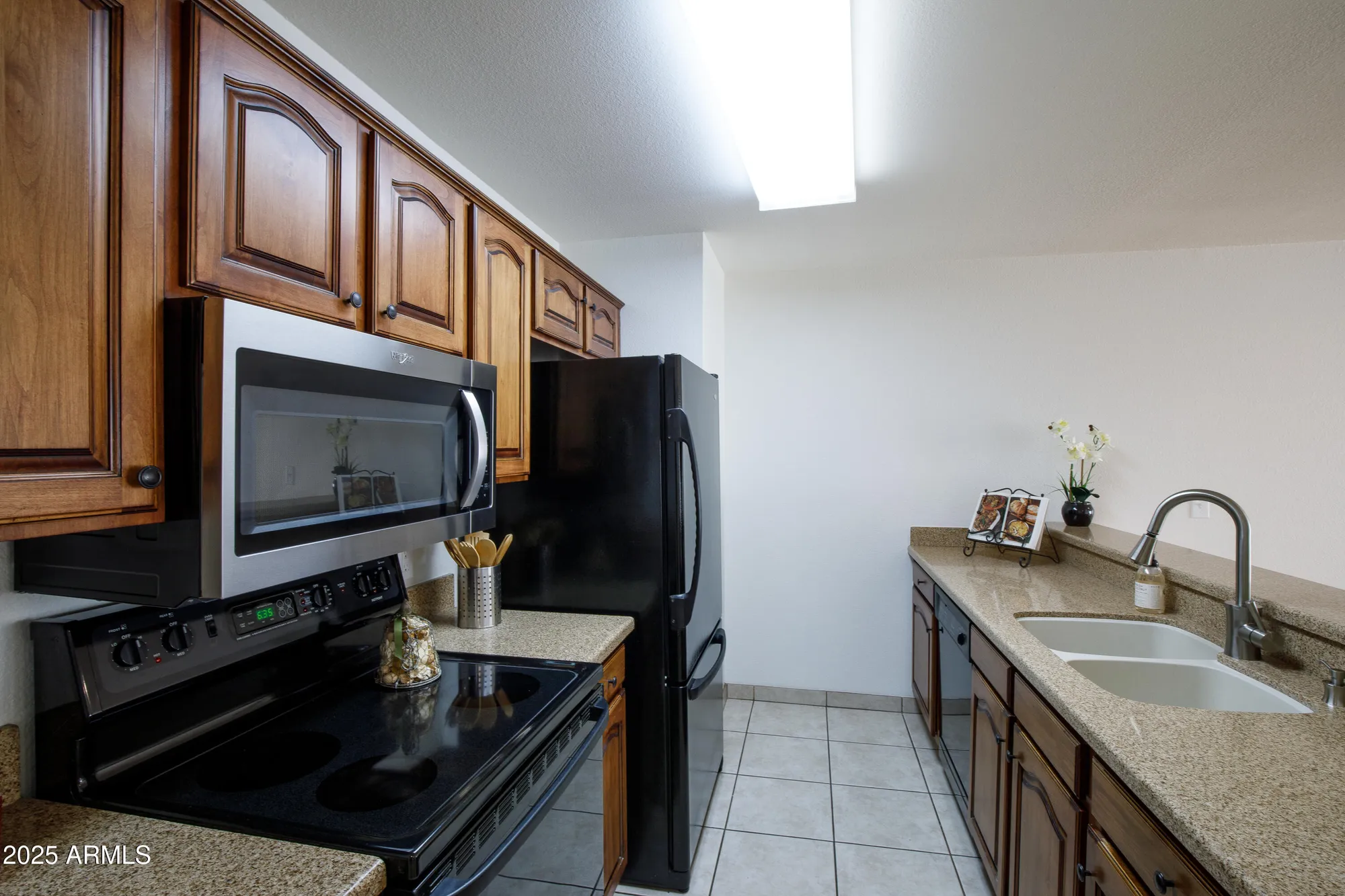 Property Slideshow image 6 of 15 | 18622 n 92nd dr, Peoria, AZ, 85382