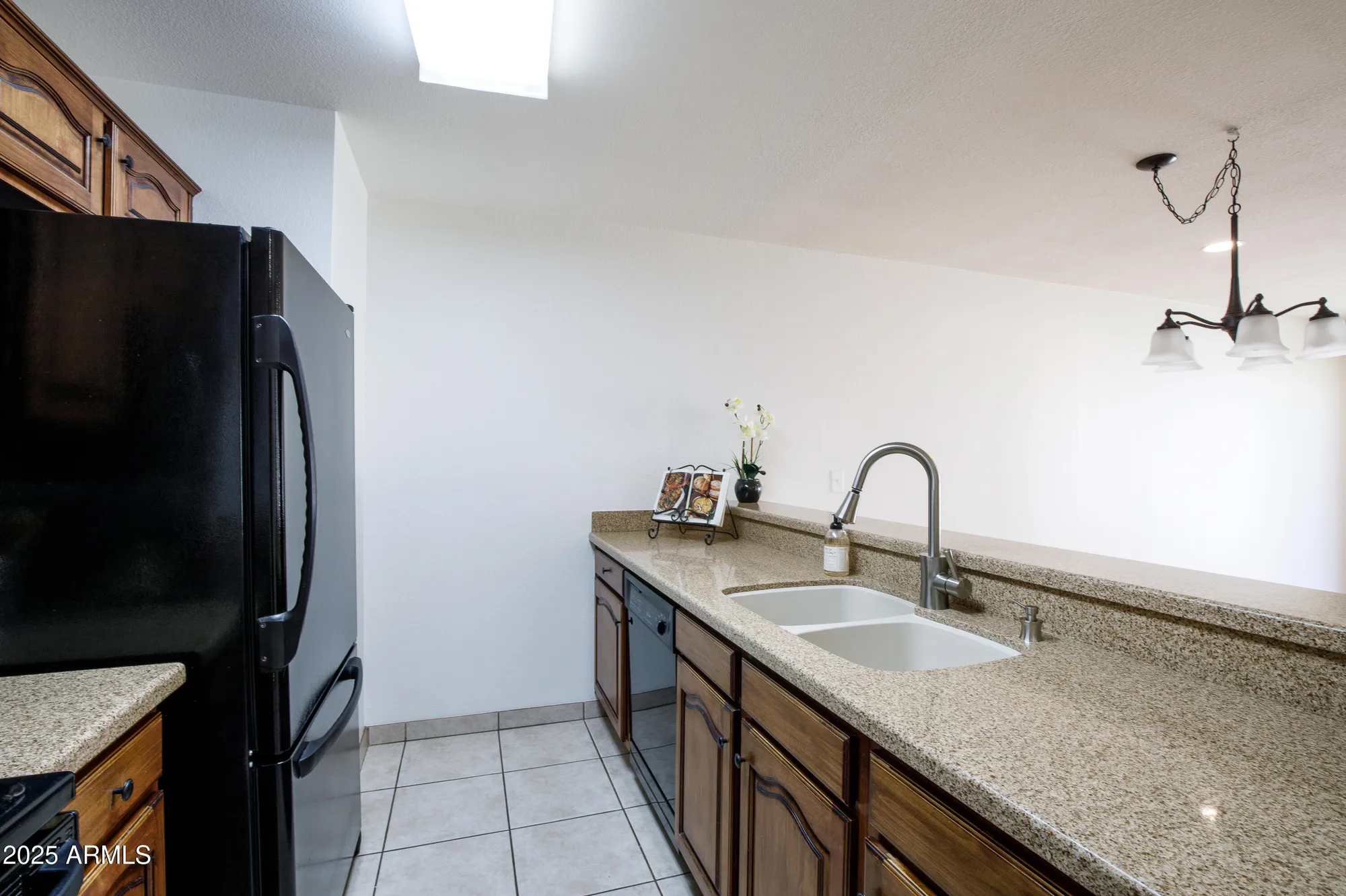Property Slideshow image 7 of 15 | 18622 n 92nd dr, Peoria, AZ, 85382