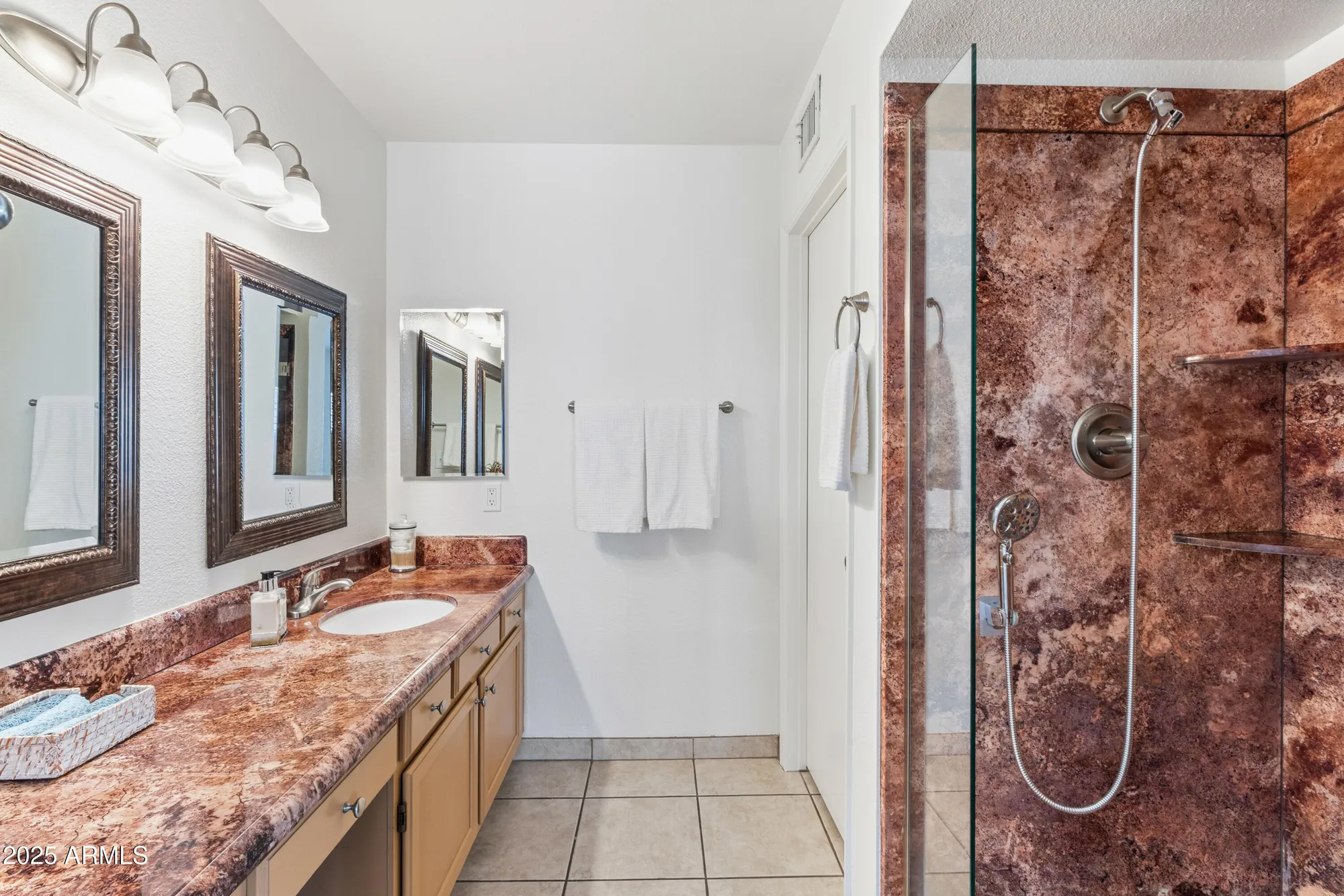 Property Slideshow image 10 of 15 | 18622 n 92nd dr, Peoria, AZ, 85382
