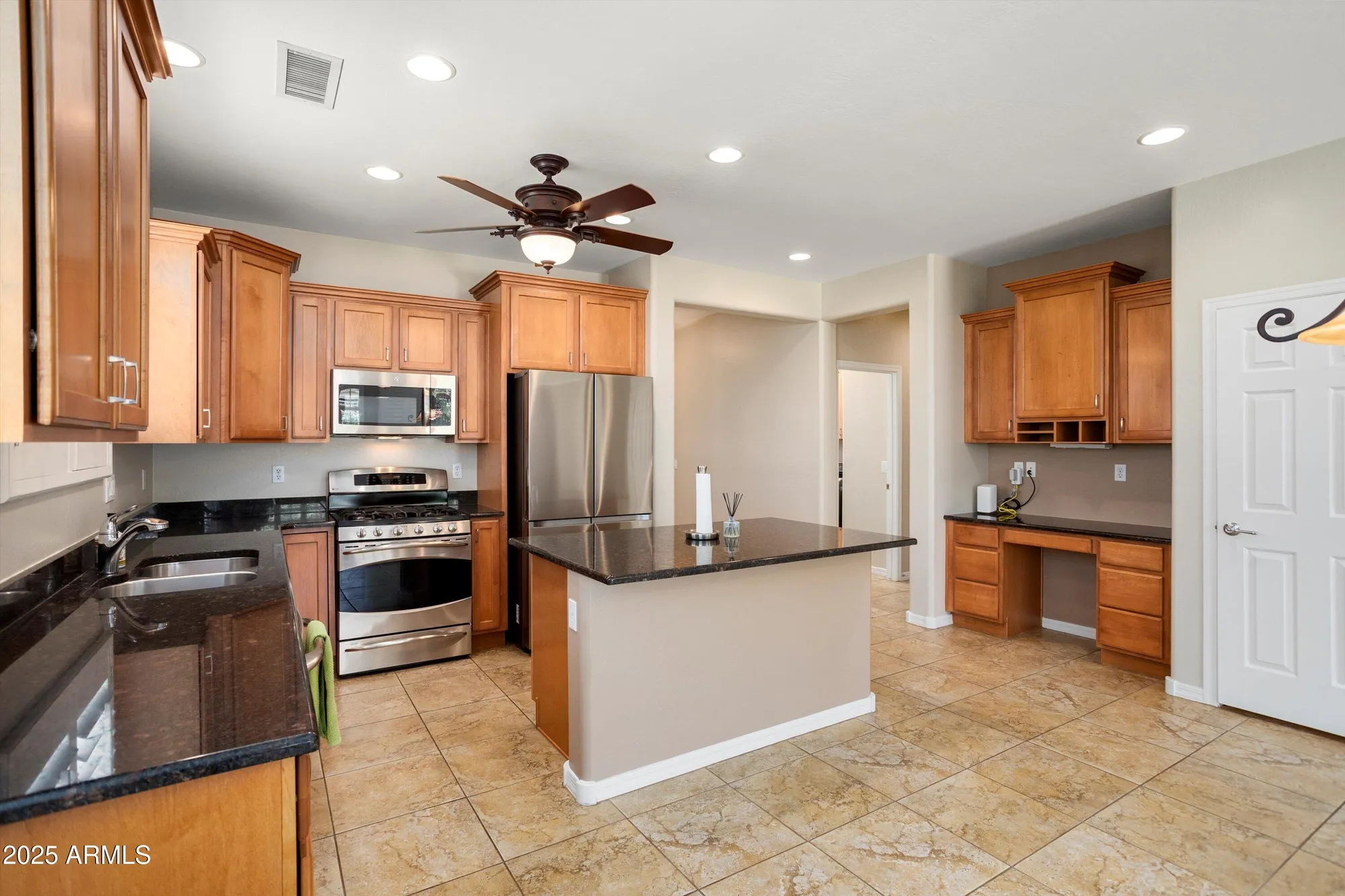 Property Slideshow image 13 of 44 | 26841 w mohawk ln, Buckeye, AZ, 85396