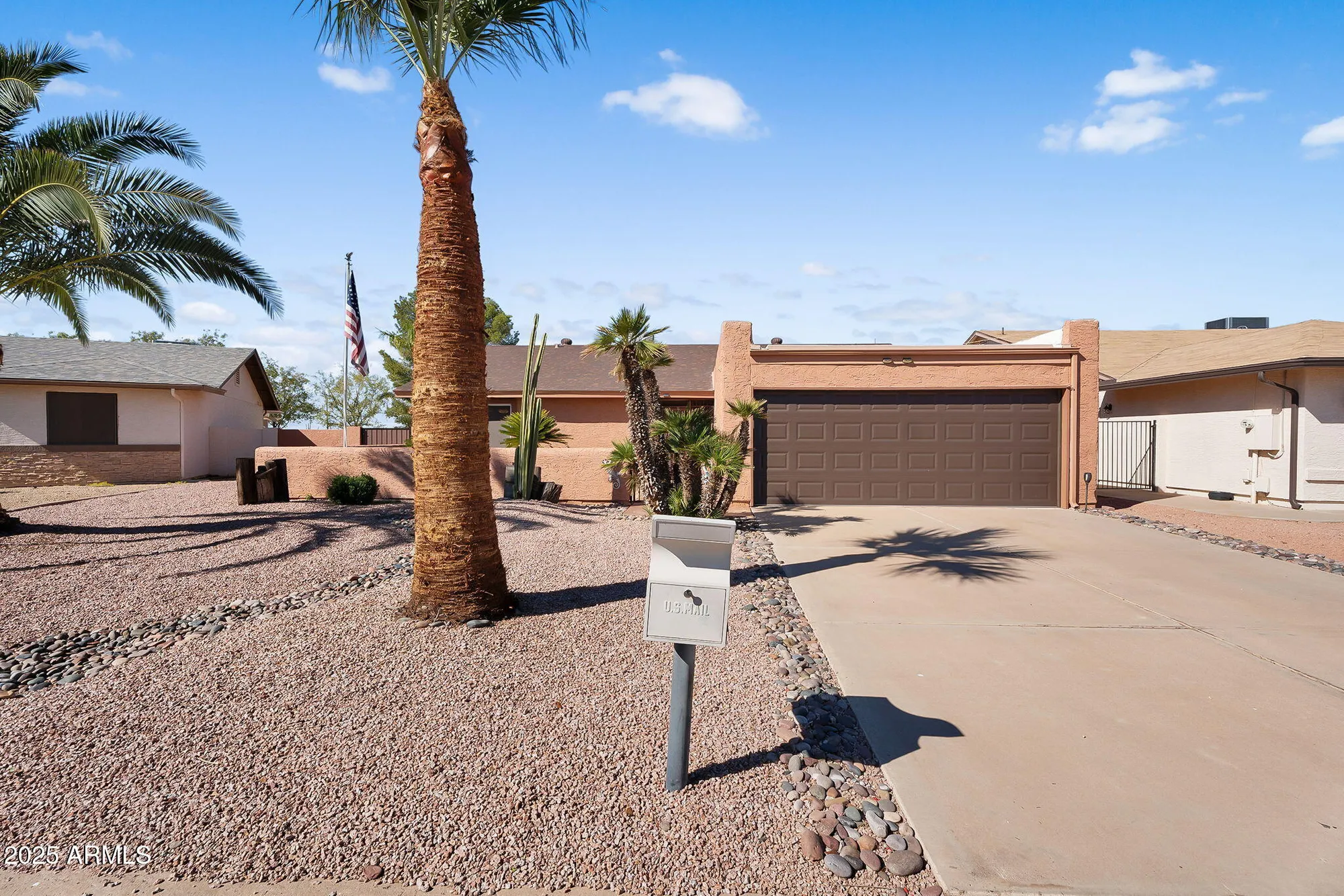 Property Slideshow image 2 of 43 | 26632 s snead dr, Sun Lakes, AZ, 85248