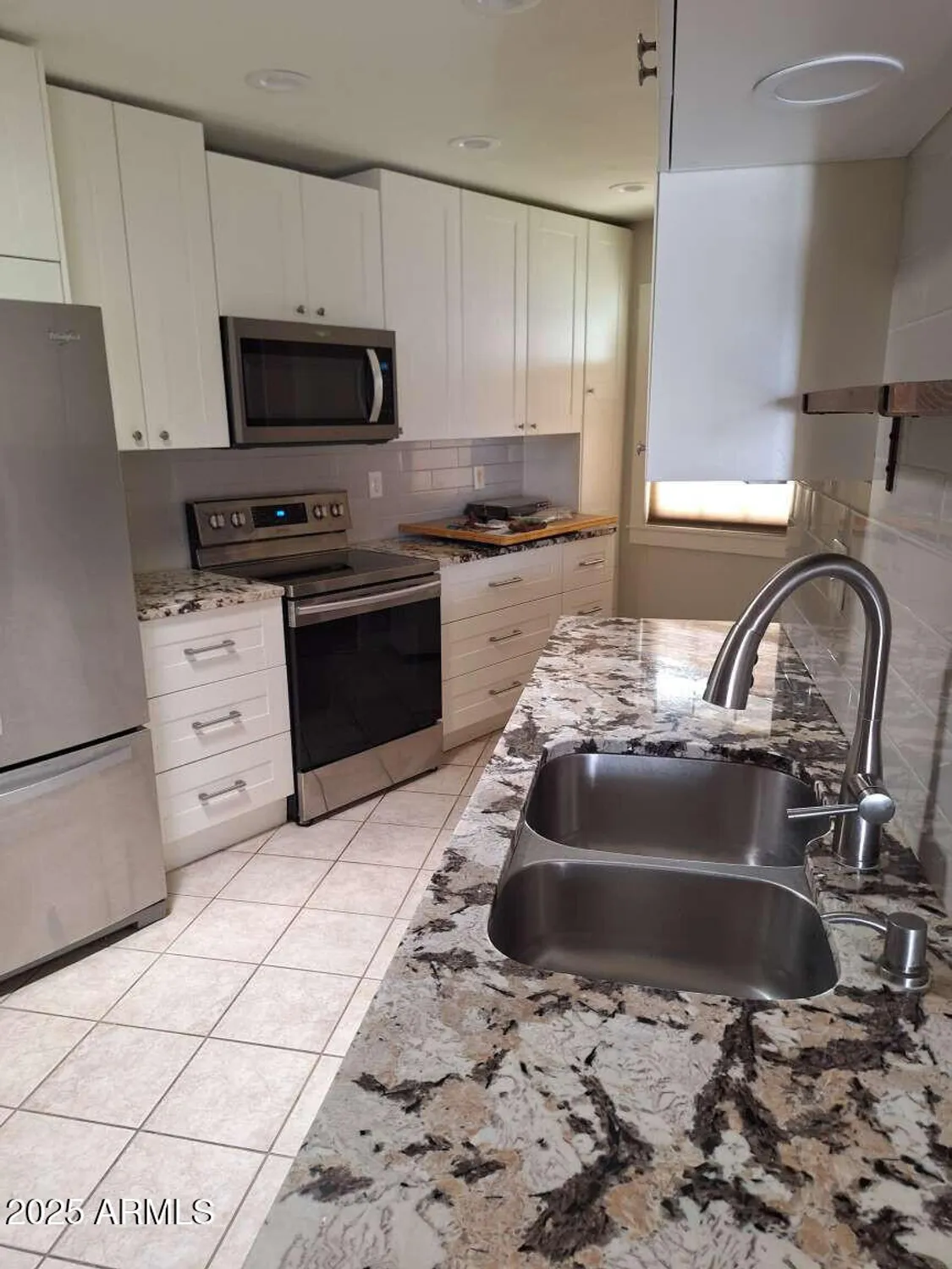 Property Slideshow image 2 of 15 | 10533 w ocotillo dr, Sun City, AZ, 85373