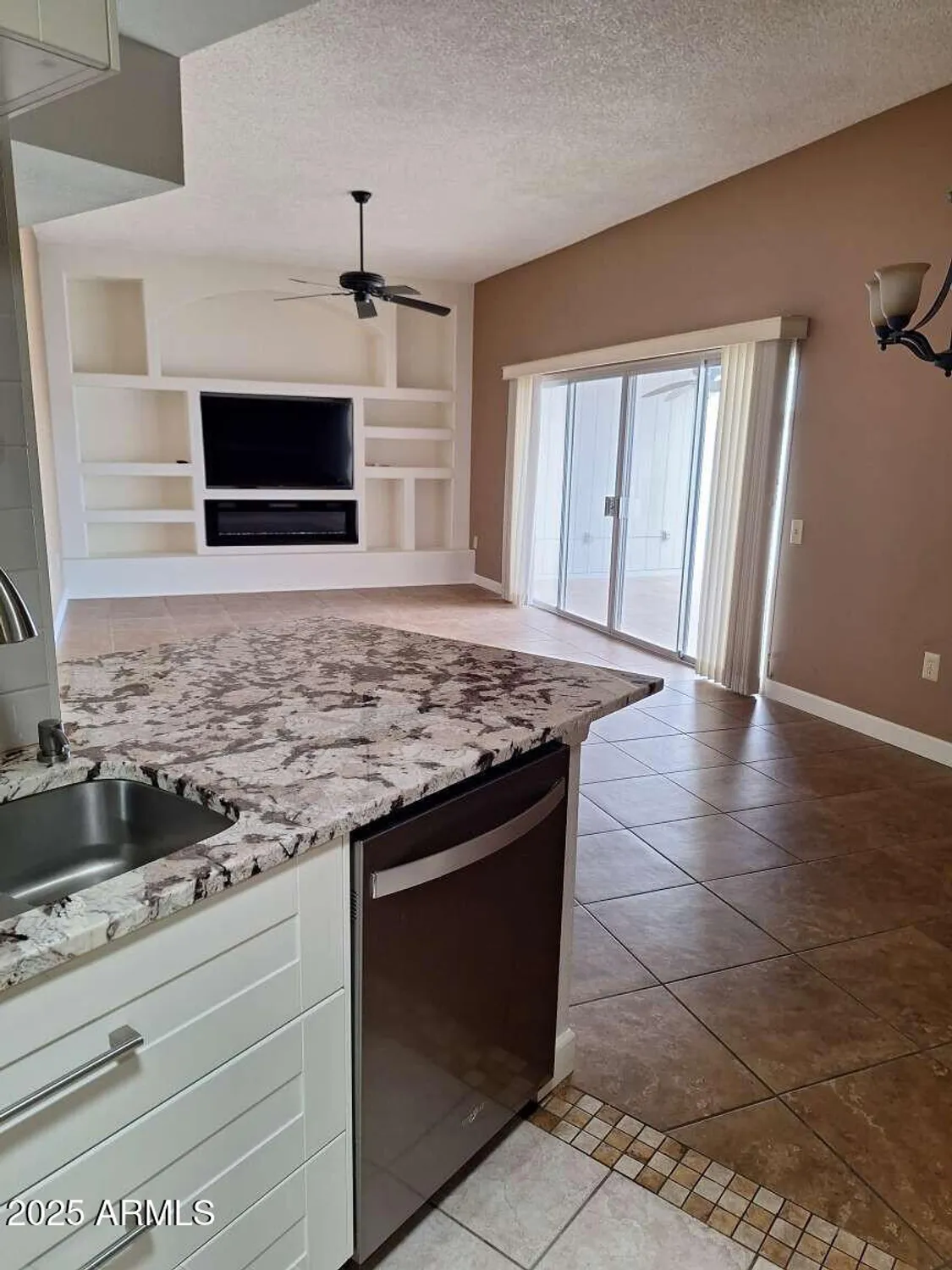 Property Slideshow image 3 of 15 | 10533 w ocotillo dr, Sun City, AZ, 85373