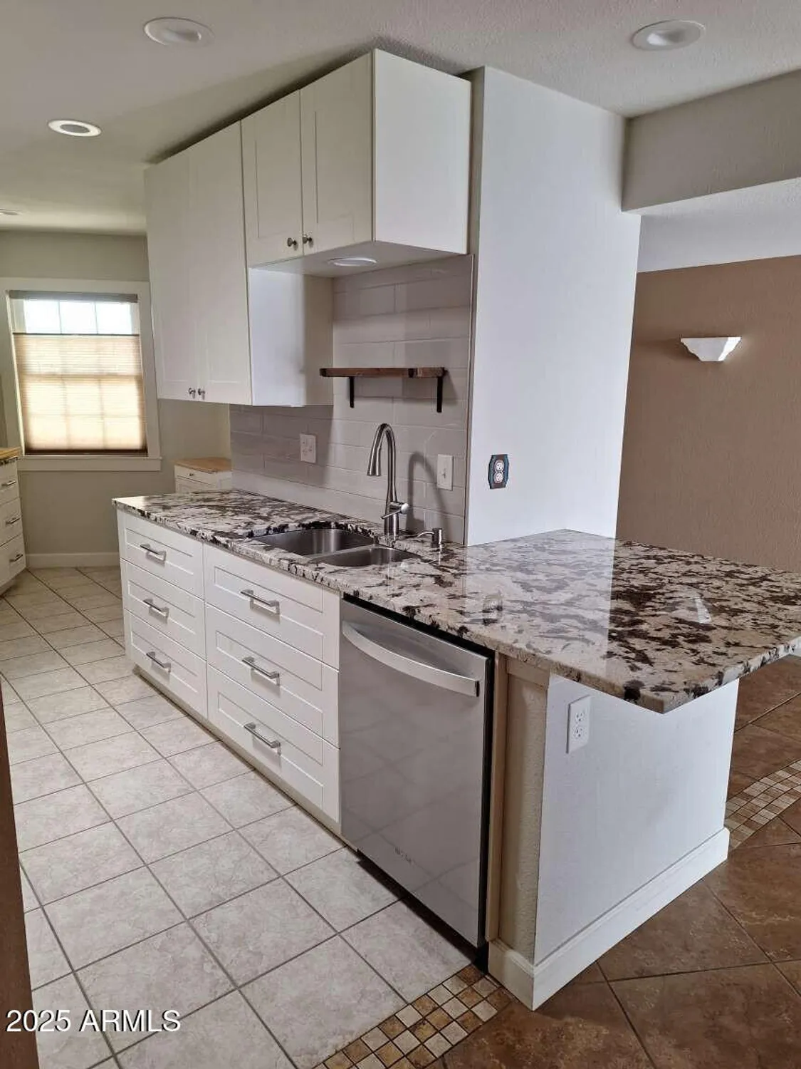 Property Slideshow image 4 of 15 | 10533 w ocotillo dr, Sun City, AZ, 85373