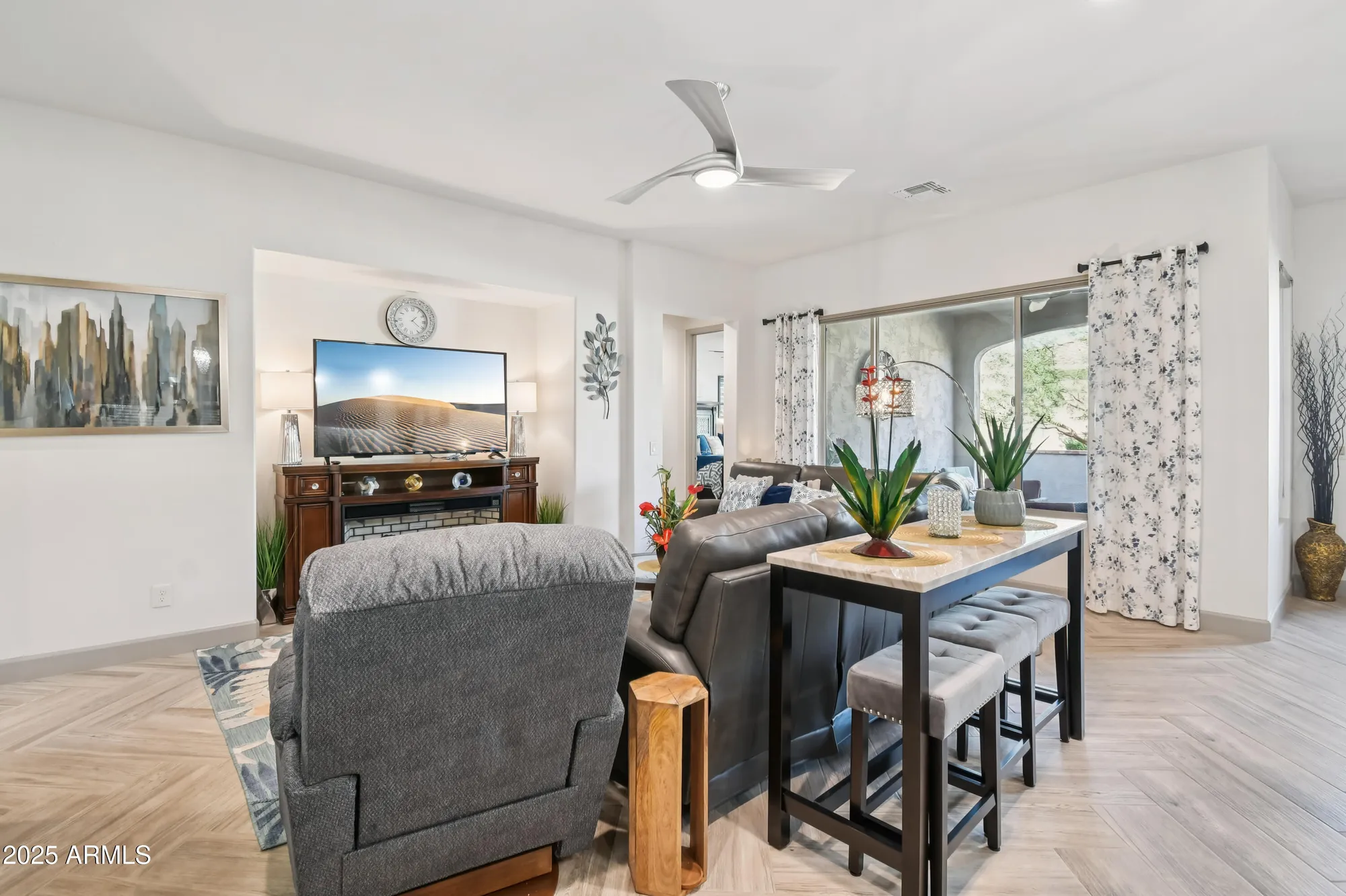 Property Slideshow image 15 of 53 | 16830 w catalina dr, Goodyear, AZ, 85395