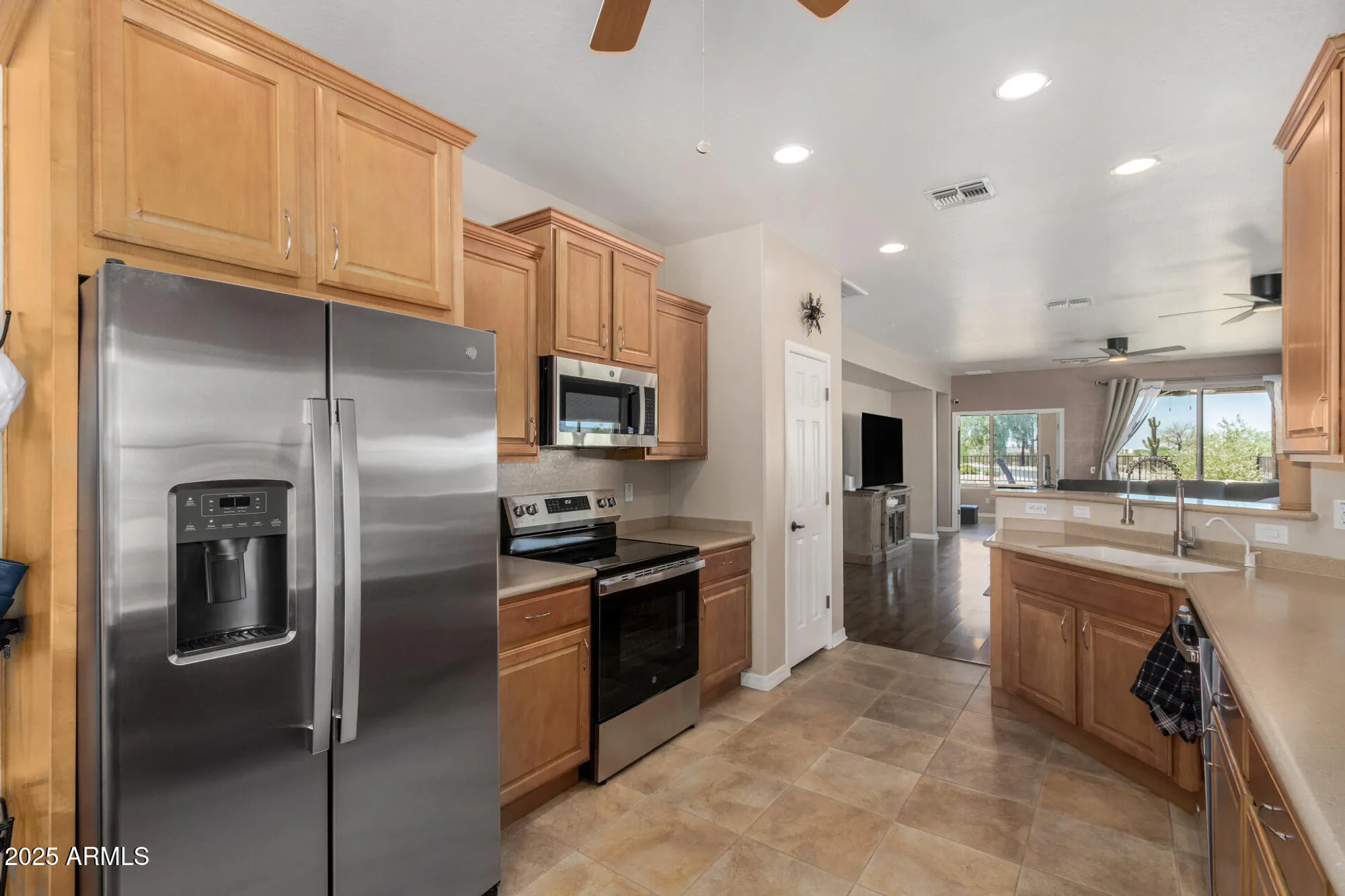 Property Slideshow image 11 of 44 | 32270 n echo canyon rd, San Tan Valley, AZ, 85143