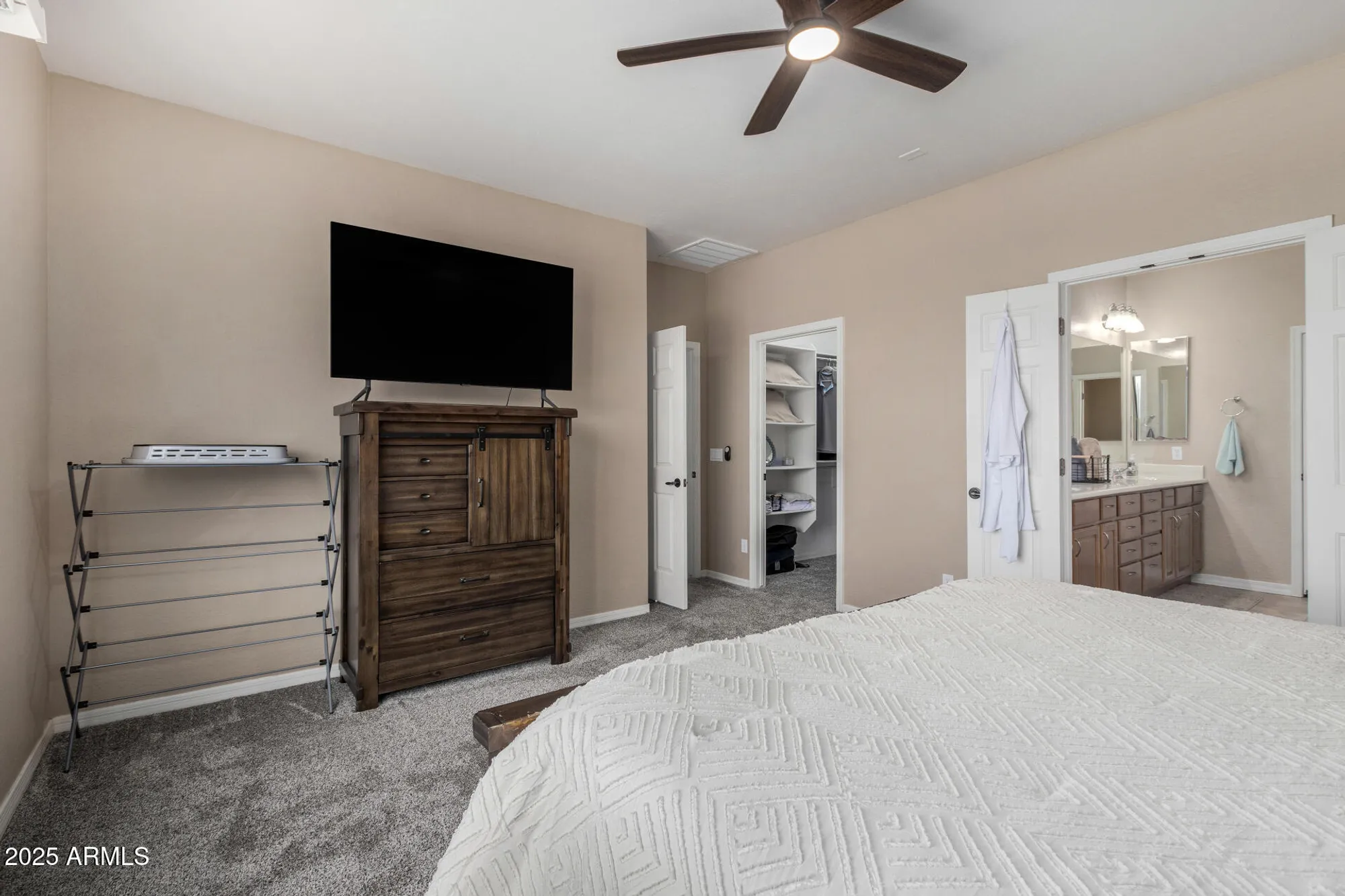 Property Slideshow image 15 of 44 | 32270 n echo canyon rd, San Tan Valley, AZ, 85143