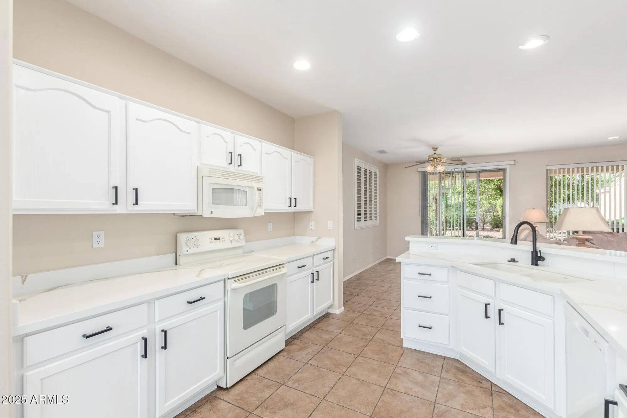 Property Slideshow image 6 of 40 | 16639 w bajada trl, Surprise, AZ, 85387