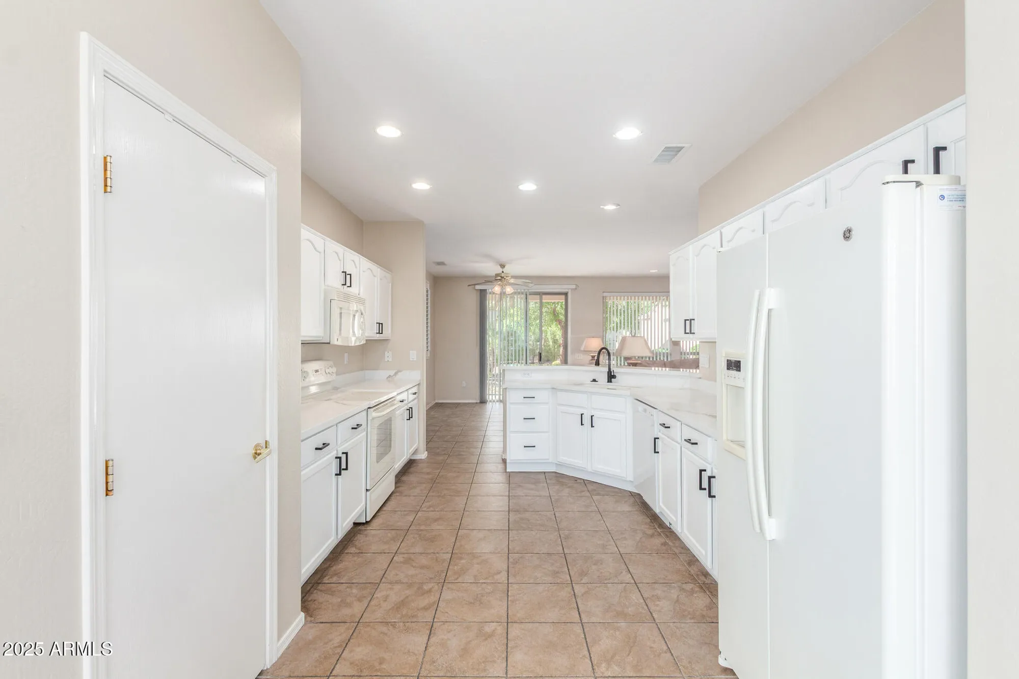 Property Slideshow image 7 of 40 | 16639 w bajada trl, Surprise, AZ, 85387